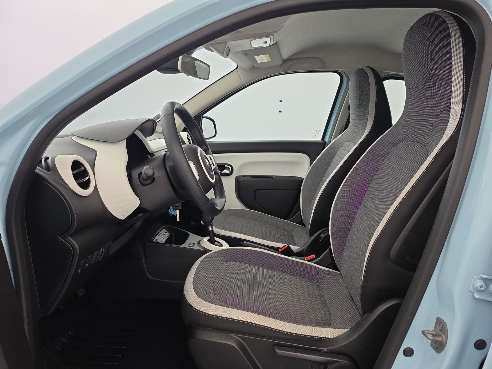 Vente en ligne Renault Twingo Electrique Twingo III E-Tech au prix de 12 590 €