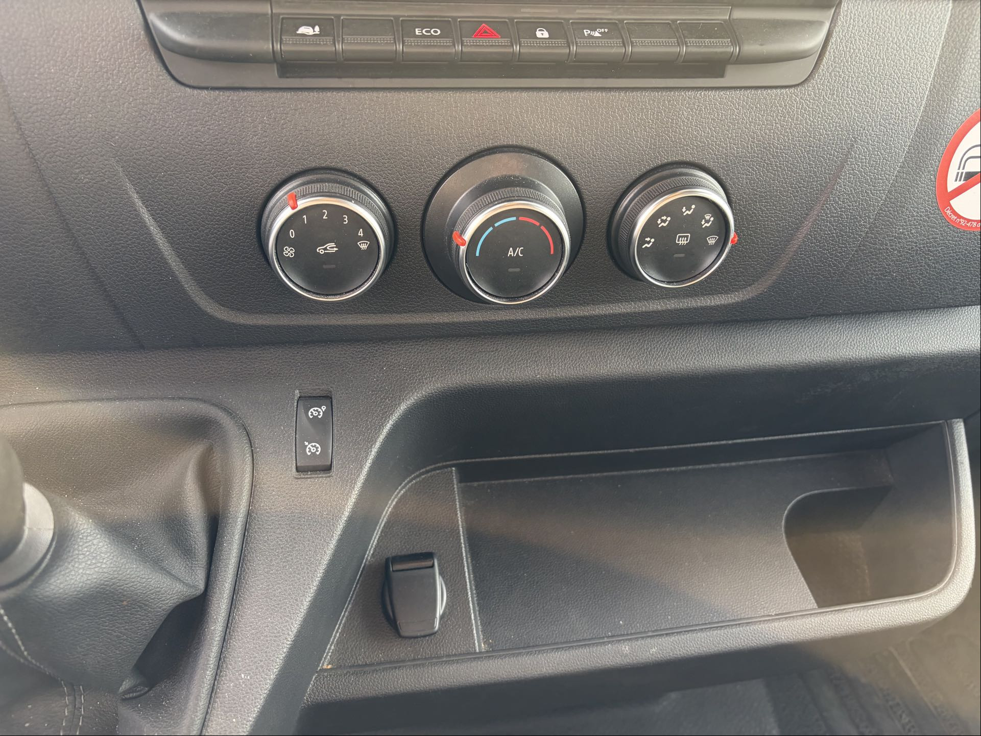 Vente en ligne Renault Master Fourgon MASTER FGN TRAC F3500 L3H3 BLUE DCI 135 au prix de 22 990 €