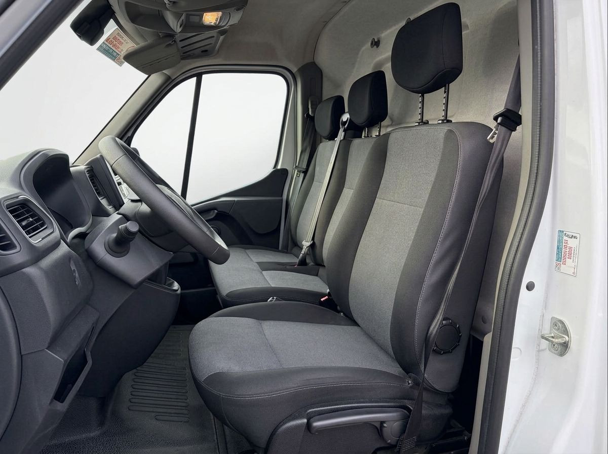 Vente en ligne Renault Master Fourgon MASTER FGN TRAC F3500 L3H3 BLUE DCI 135 au prix de 22 990 €