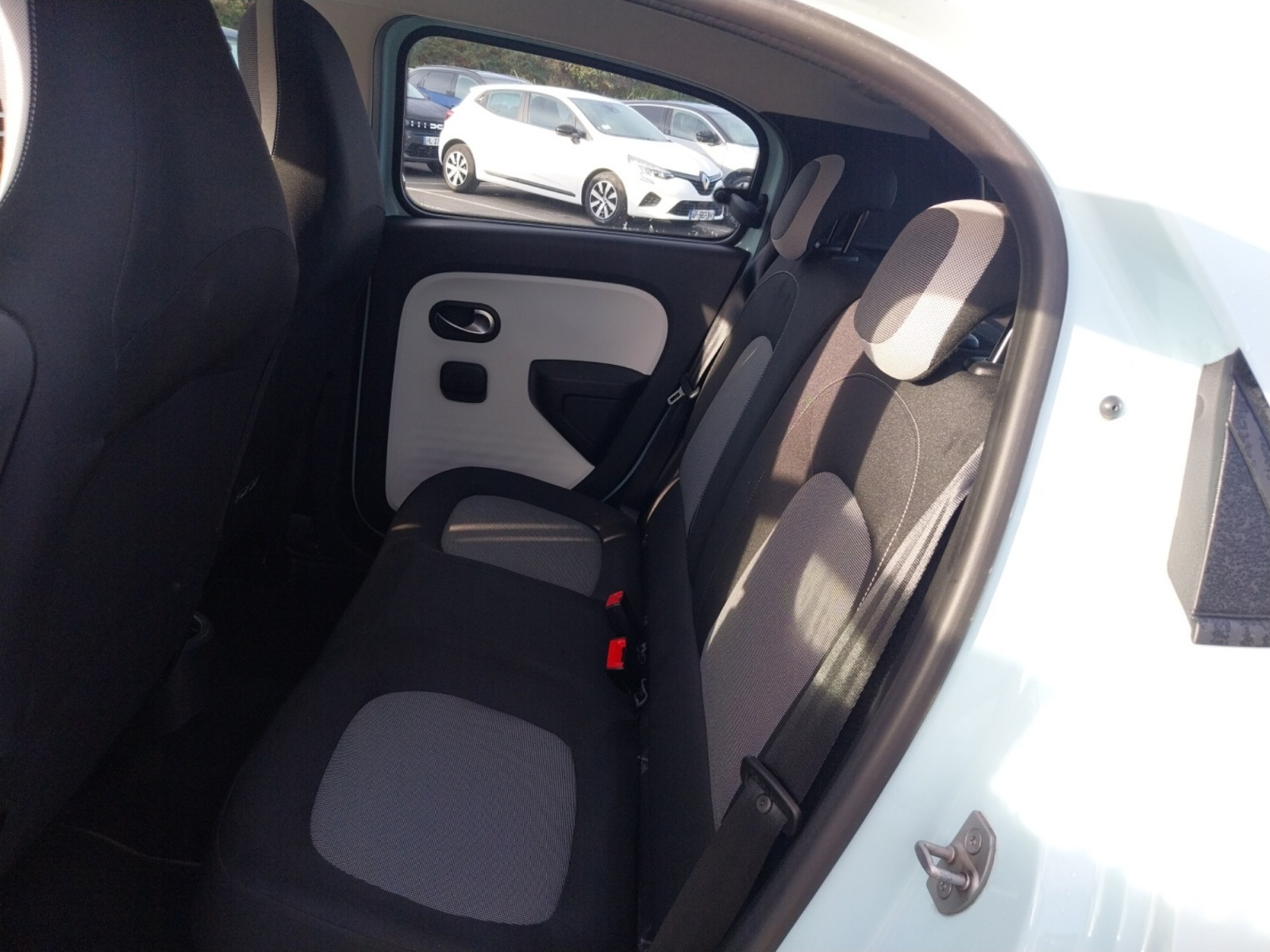 Vente en ligne Renault Twingo Electrique Twingo III E-Tech au prix de 12 590 €