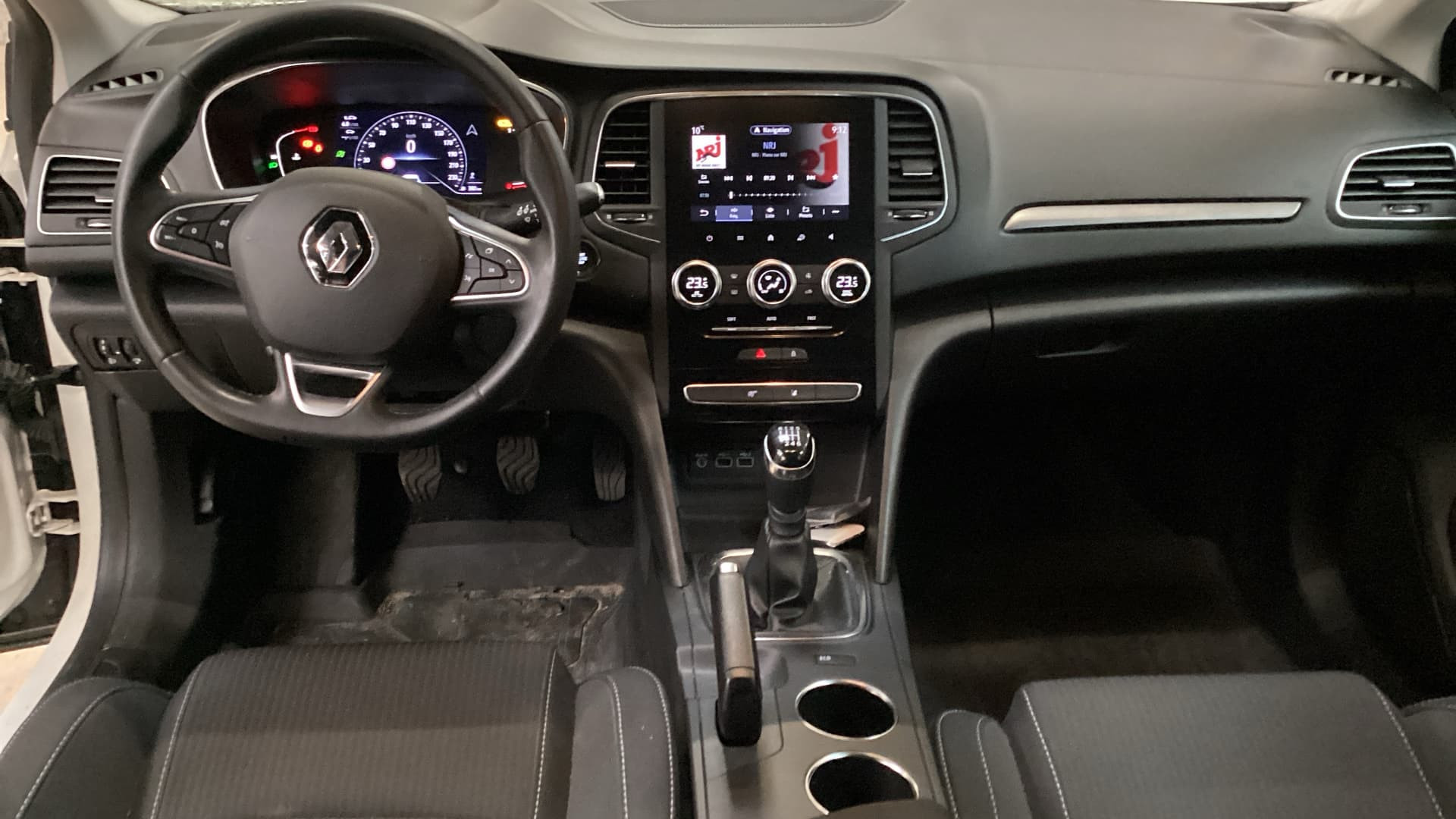 Vente en ligne Renault Megane 4 Mégane IV Berline TCe 115 FAP au prix de 15 490 €