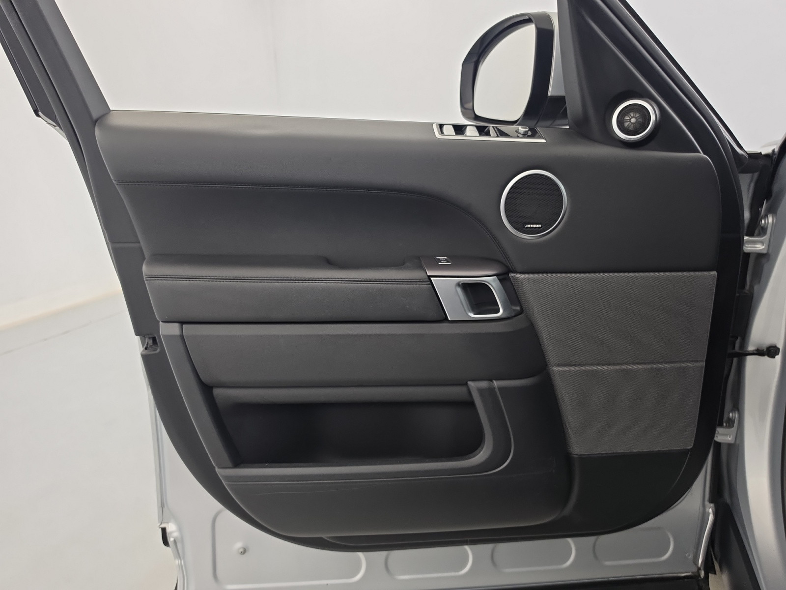 Vente en ligne Land Rover Range Rover Sport  Mark VIII P400e PHEV 2.0L 404ch au prix de 37 990 €
