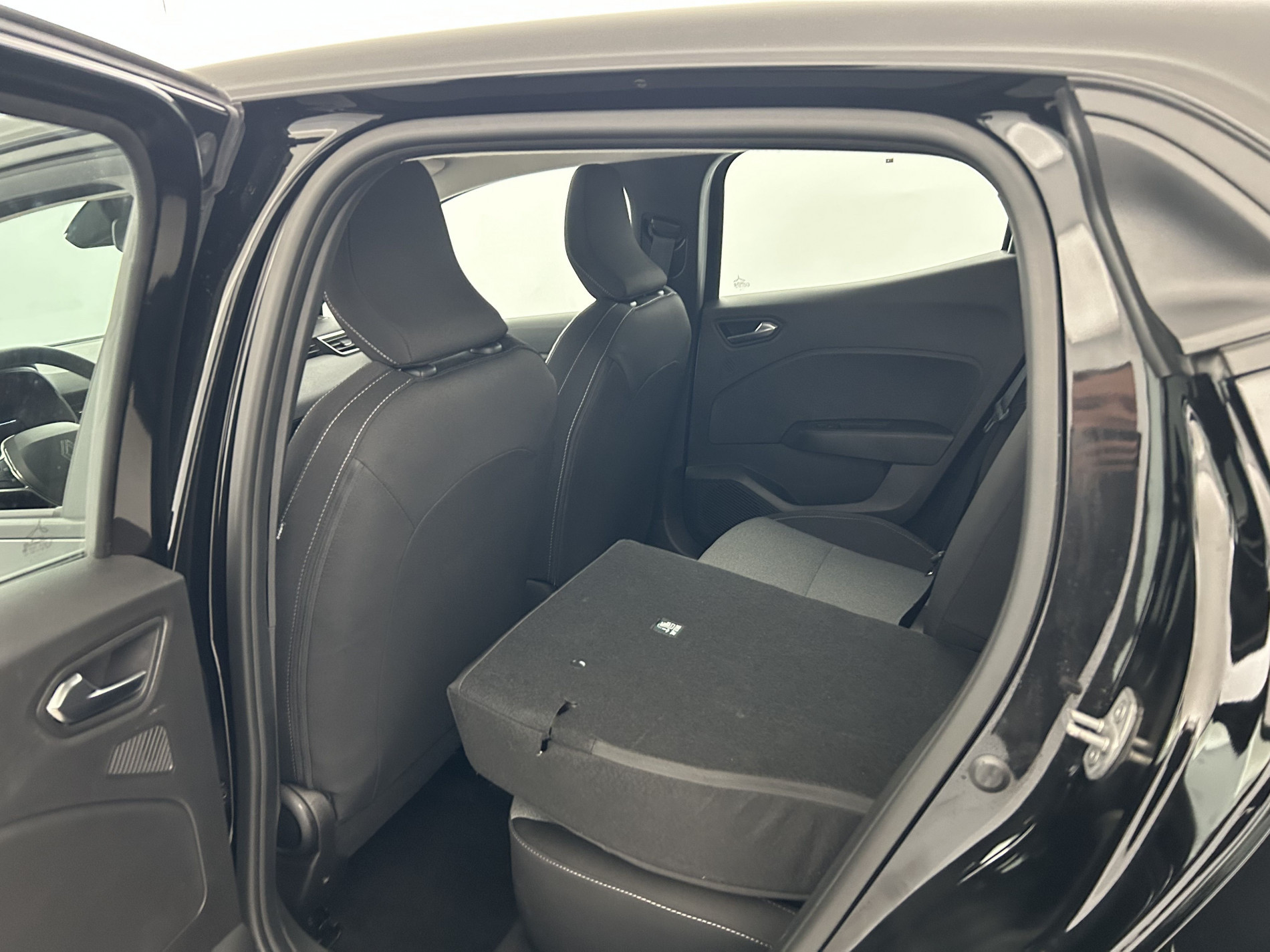 Vente en ligne Renault Clio 5 Clio E-Tech full hybrid 145 ch GSR2 au prix de 19 990 €