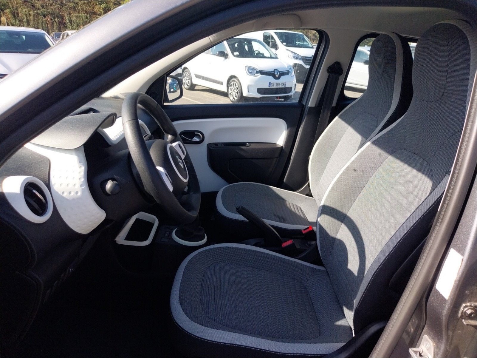 Vente en ligne Renault Twingo 3  1.0 SCe 70 E6C au prix de 9 590 €
