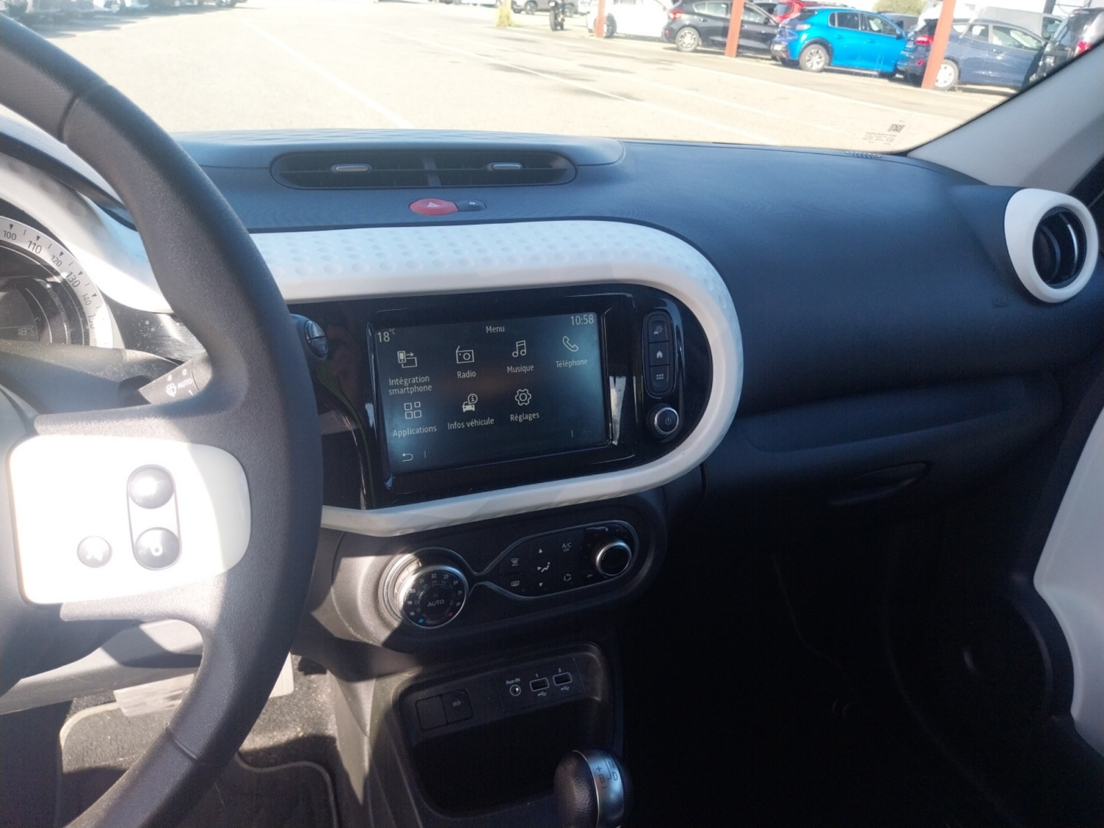 Vente en ligne Renault Twingo Electrique Twingo III E-Tech au prix de 12 990 €