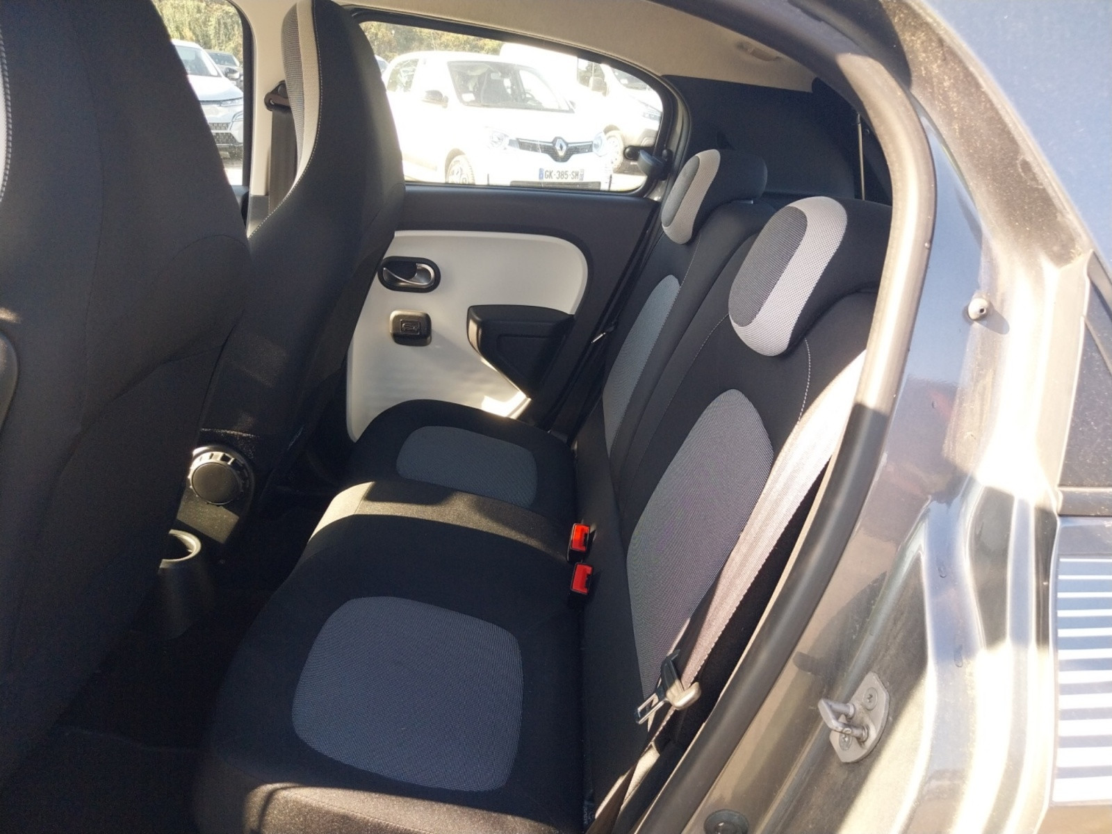 Vente en ligne Renault Twingo 3  1.0 SCe 70 E6C au prix de 9 590 €