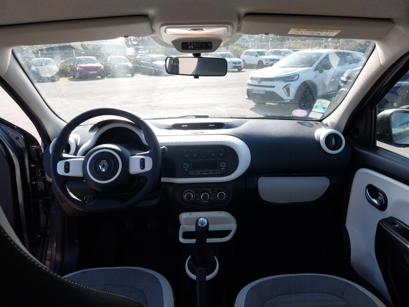 Vente en ligne Renault Twingo 3  1.0 SCe 70 E6C au prix de 9 590 €