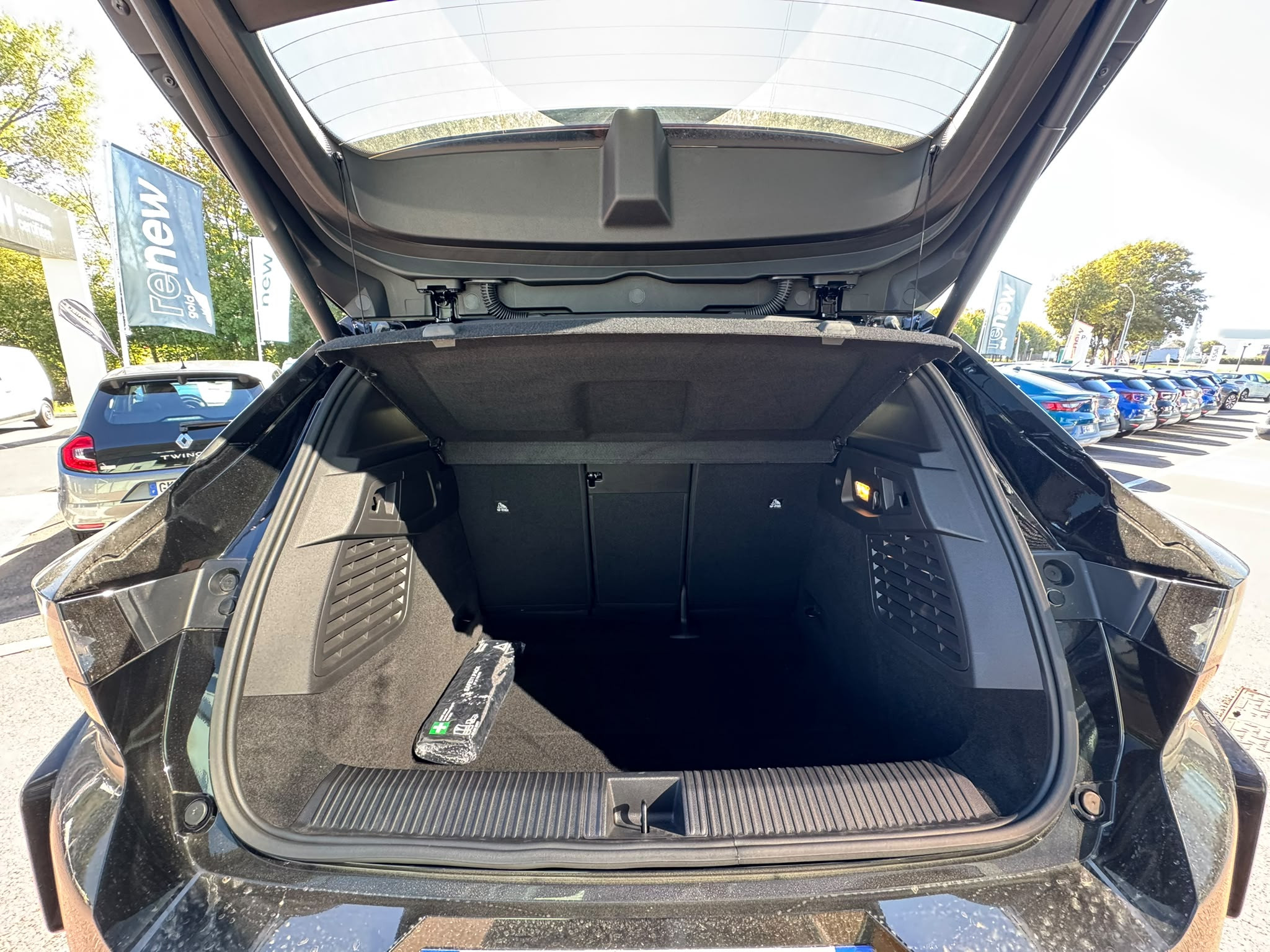 Vente en ligne Renault Scenic E-Tech Scenic E-Tech électrique 220 ch grande autonomie au prix de 46 990 €