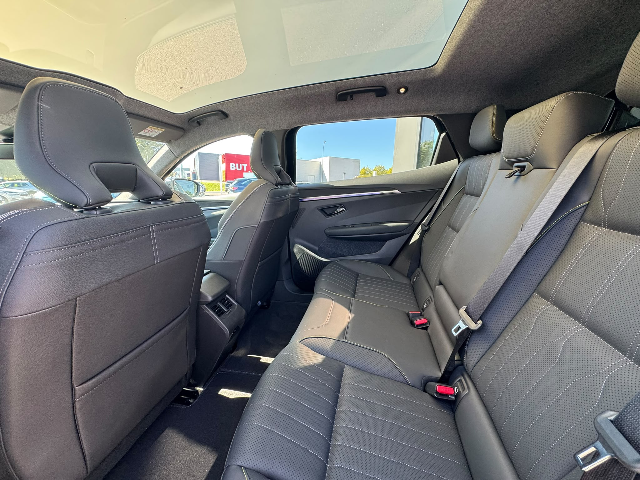 Vente en ligne Renault Scenic E-Tech Scenic E-Tech électrique 220 ch grande autonomie au prix de 46 990 €