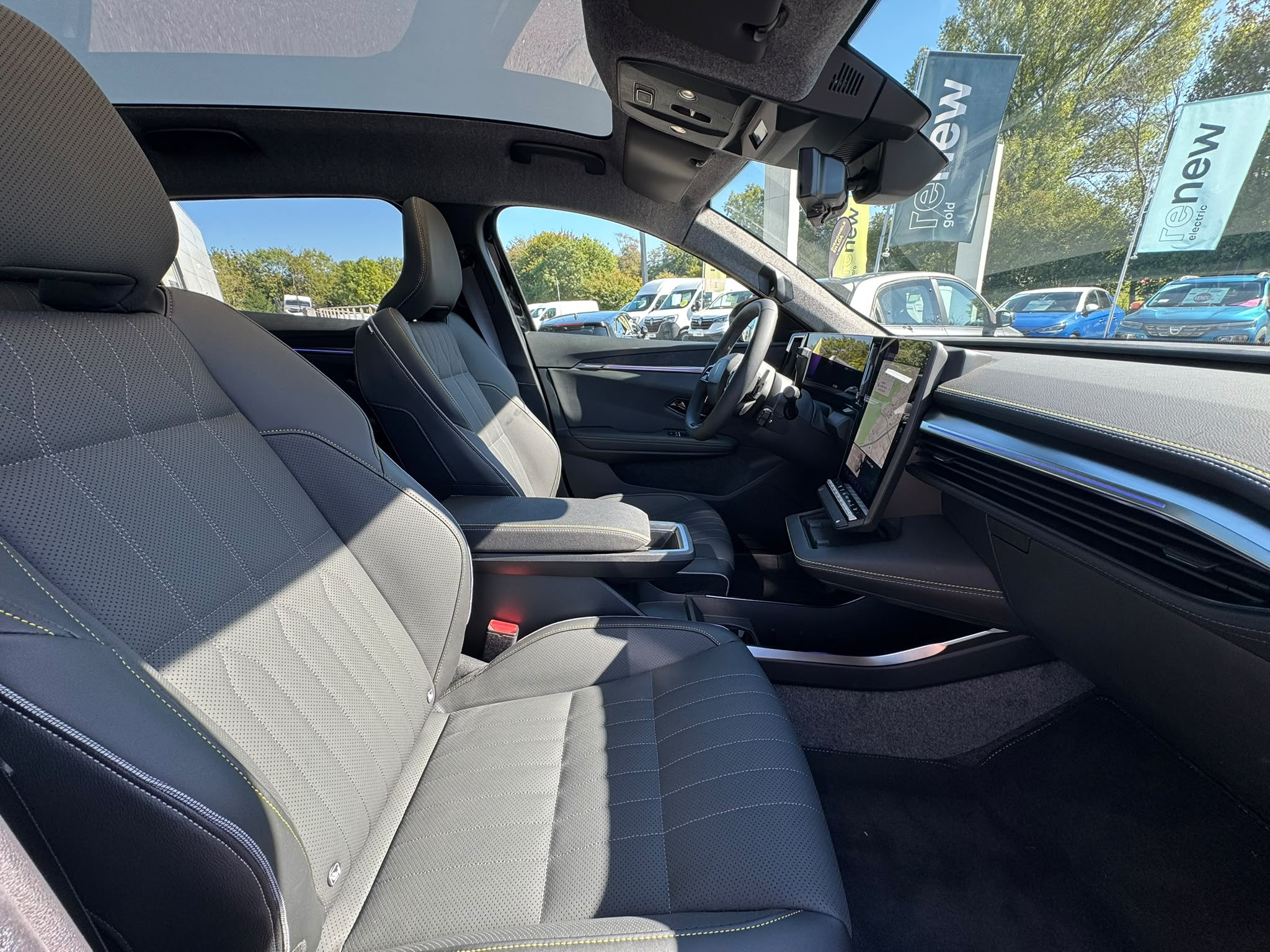 Vente en ligne Renault Scenic E-Tech Scenic E-Tech électrique 220 ch grande autonomie au prix de 46 990 €
