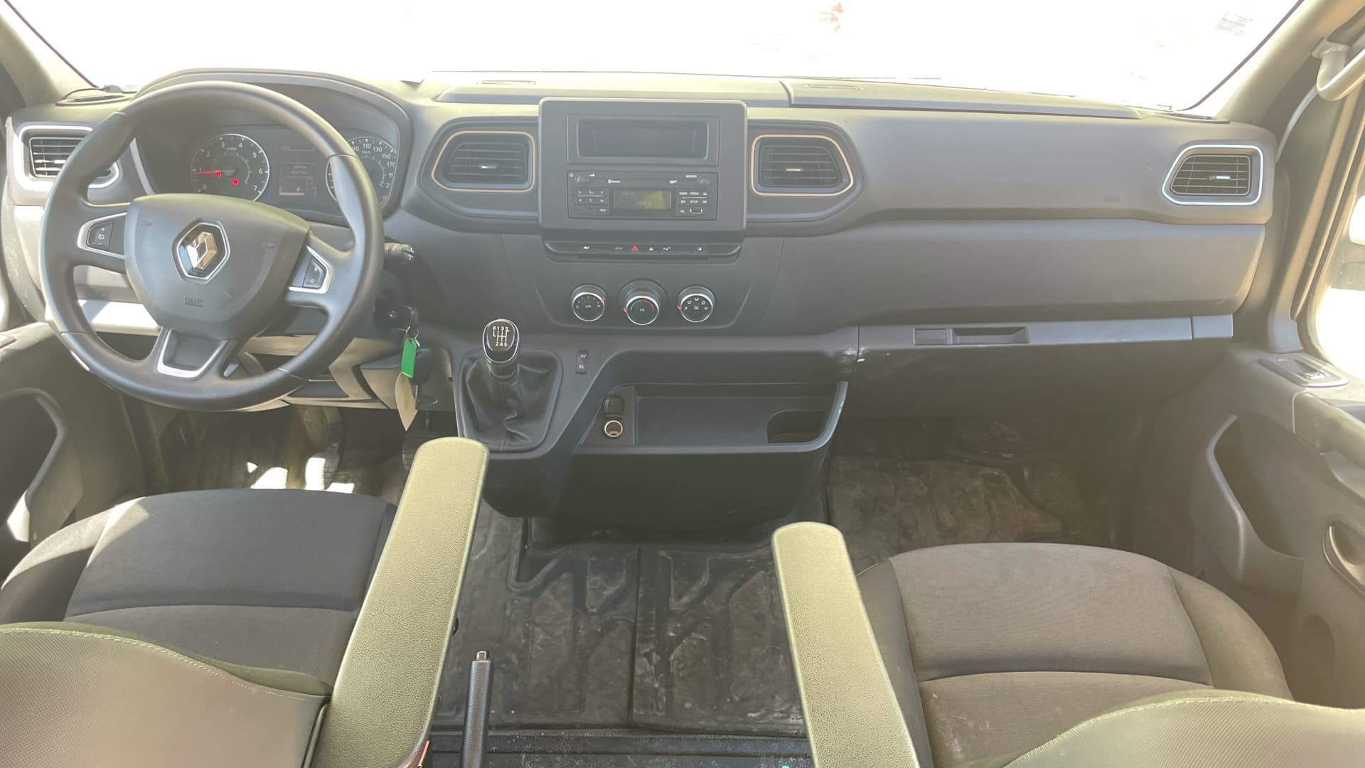 Vente en ligne Renault Master Fourgon MASTER CA TRAC F3500 L3H2 DCI 135 au prix de 26 990 €