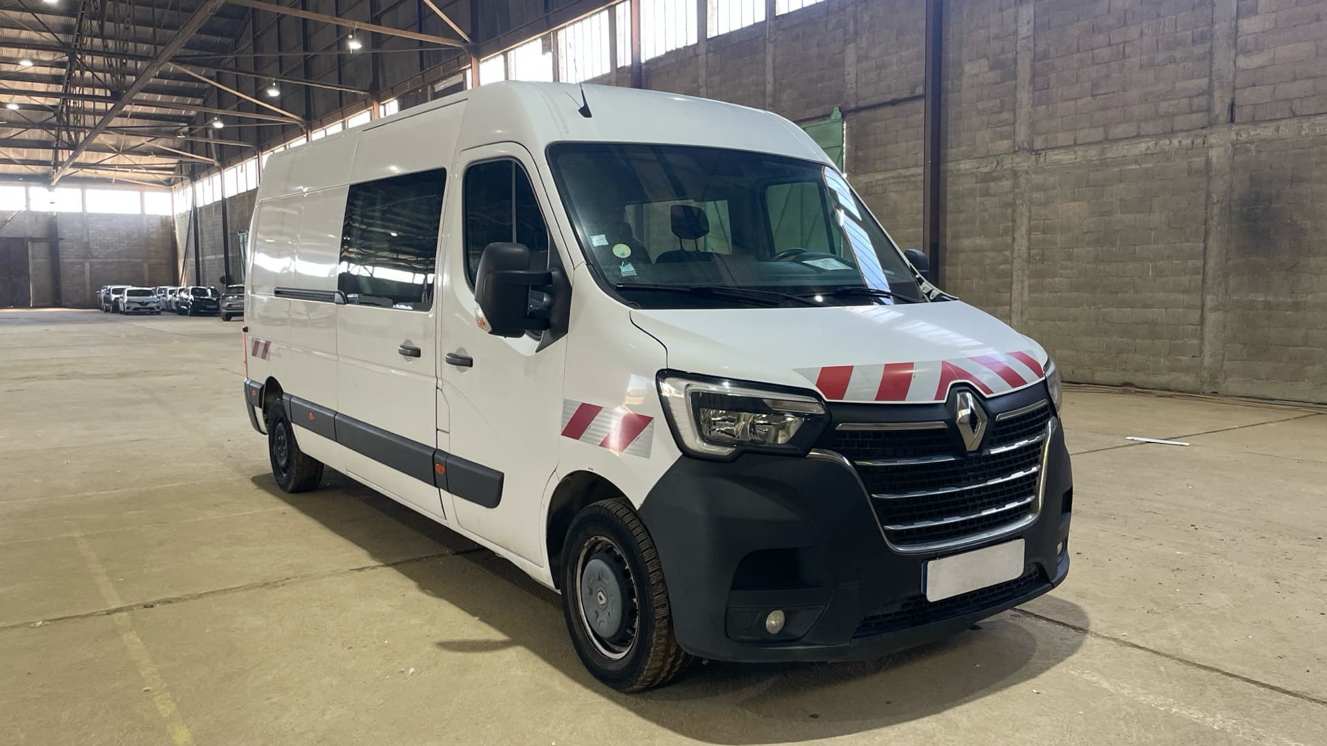 Vente en ligne Renault Master Fourgon MASTER CA TRAC F3500 L3H2 DCI 135 au prix de 26 990 €