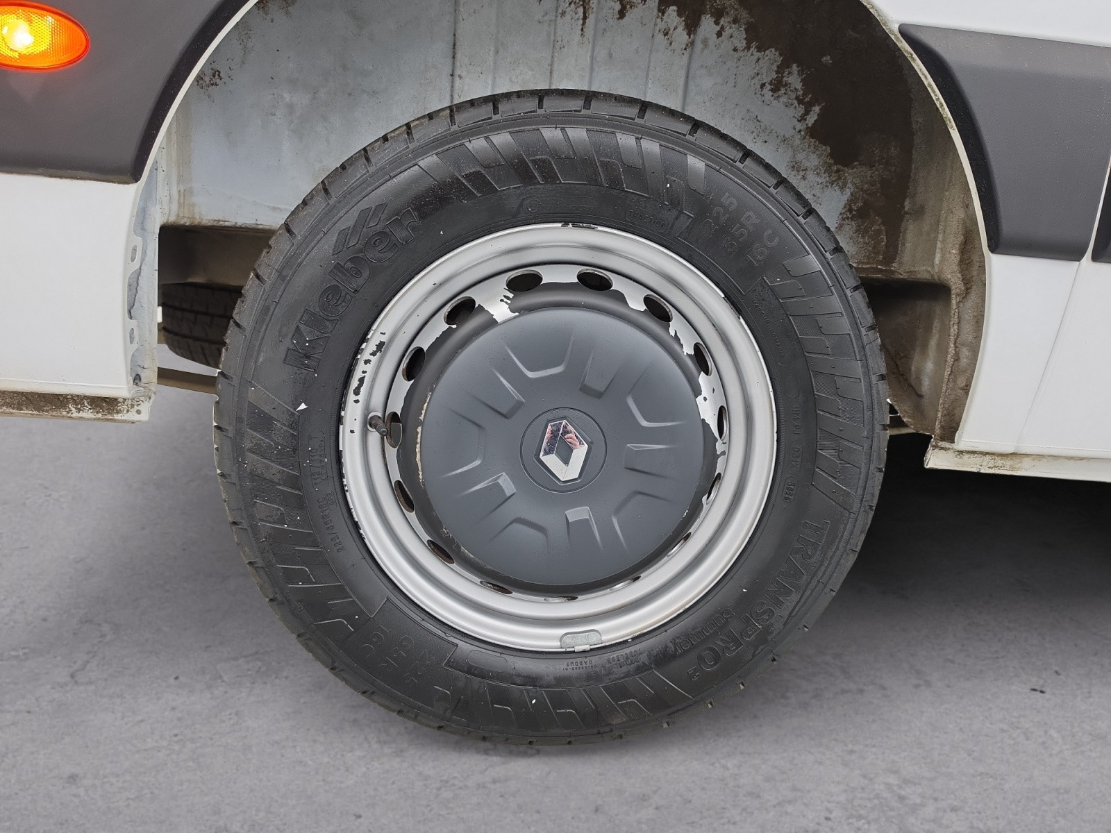 Vente en ligne Renault Master Fourgon MASTER CA TRAC F3500 L3H2 DCI 135 au prix de 26 990 €