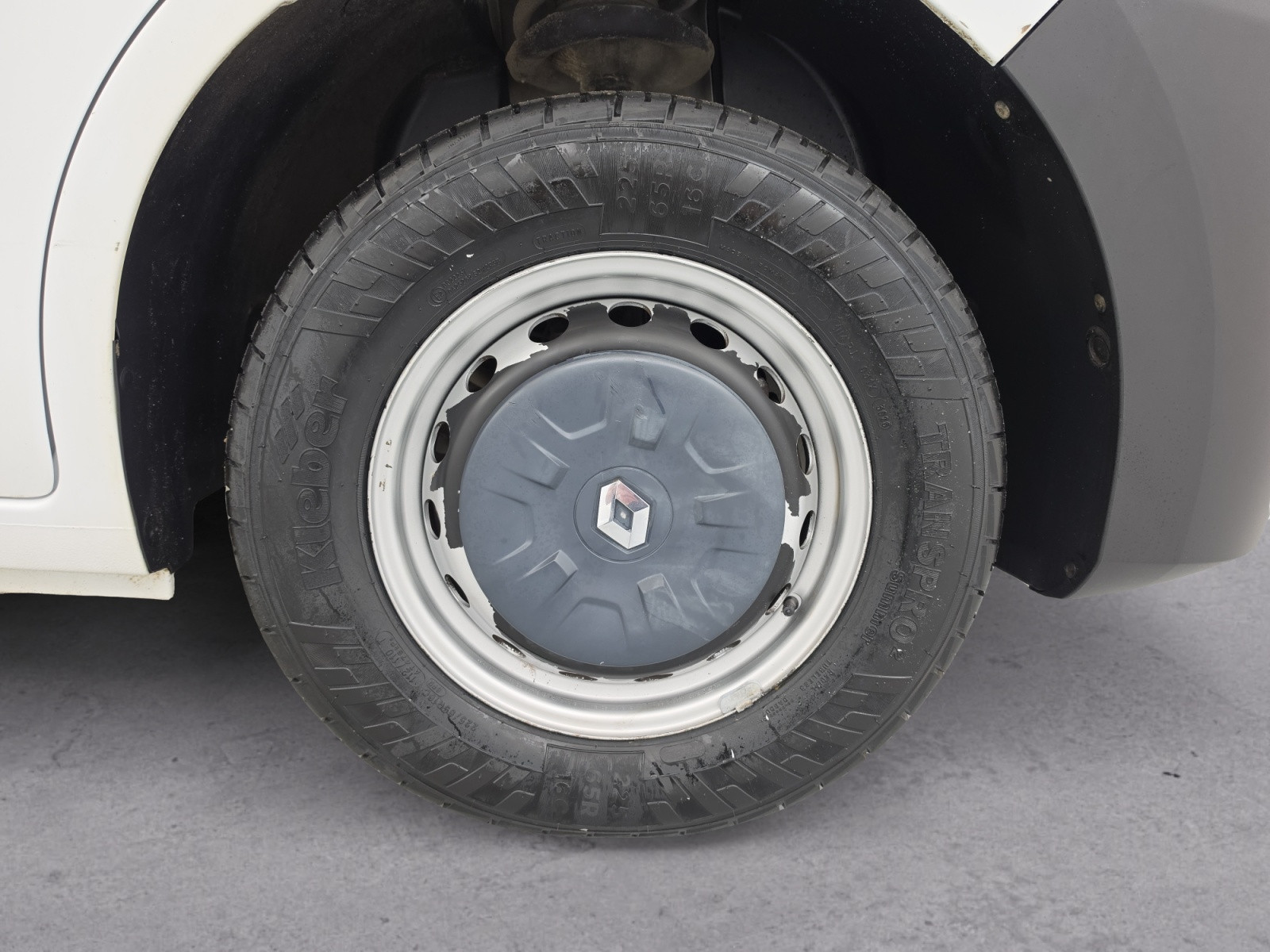 Vente en ligne Renault Master Fourgon MASTER CA TRAC F3500 L3H2 DCI 135 au prix de 26 990 €