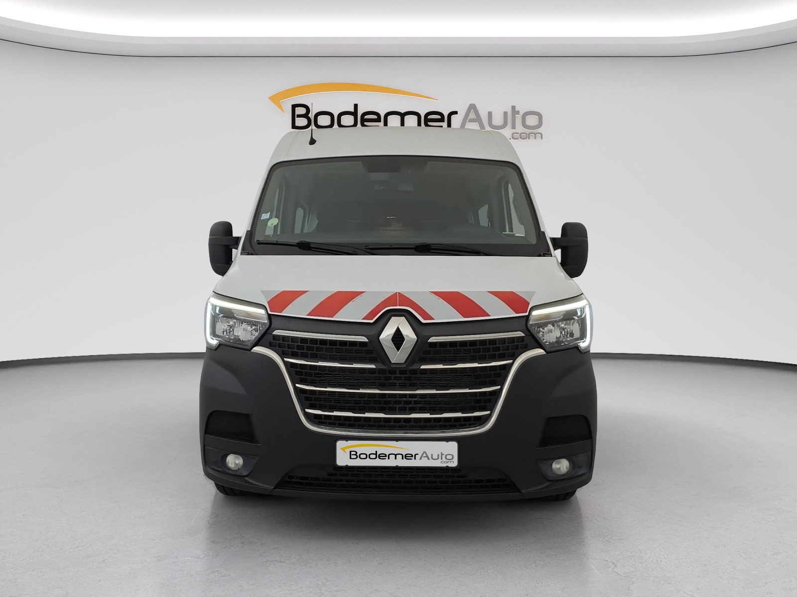 Vente en ligne Renault Master Fourgon MASTER CA TRAC F3500 L3H2 DCI 135 au prix de 26 990 €