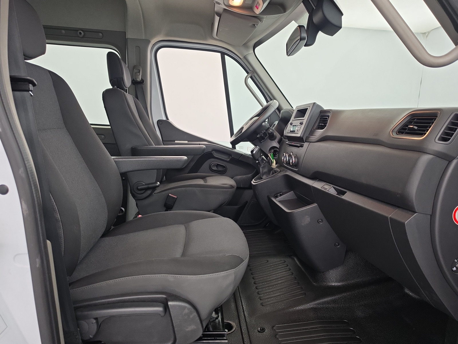 Vente en ligne Renault Master Fourgon MASTER CA TRAC F3500 L3H2 DCI 135 au prix de 26 990 €