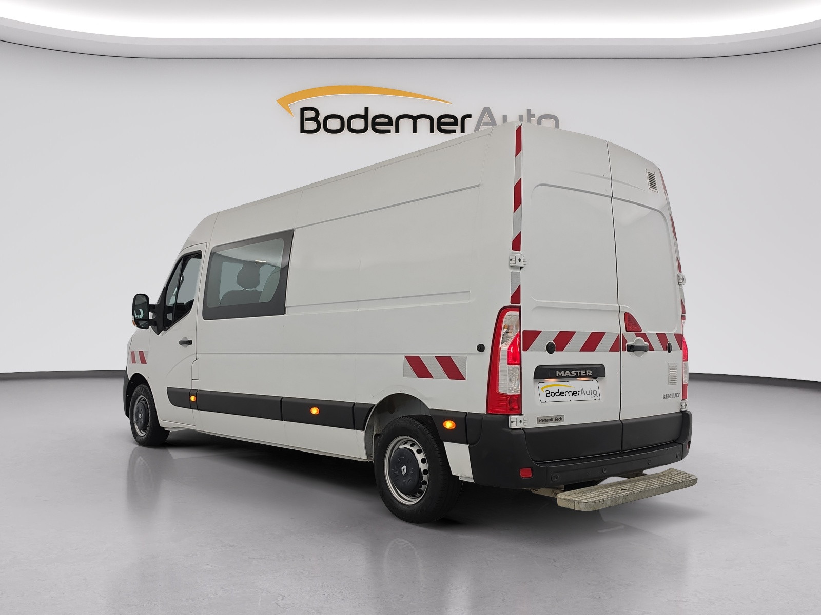 Vente en ligne Renault Master Fourgon MASTER CA TRAC F3500 L3H2 DCI 135 au prix de 26 990 €