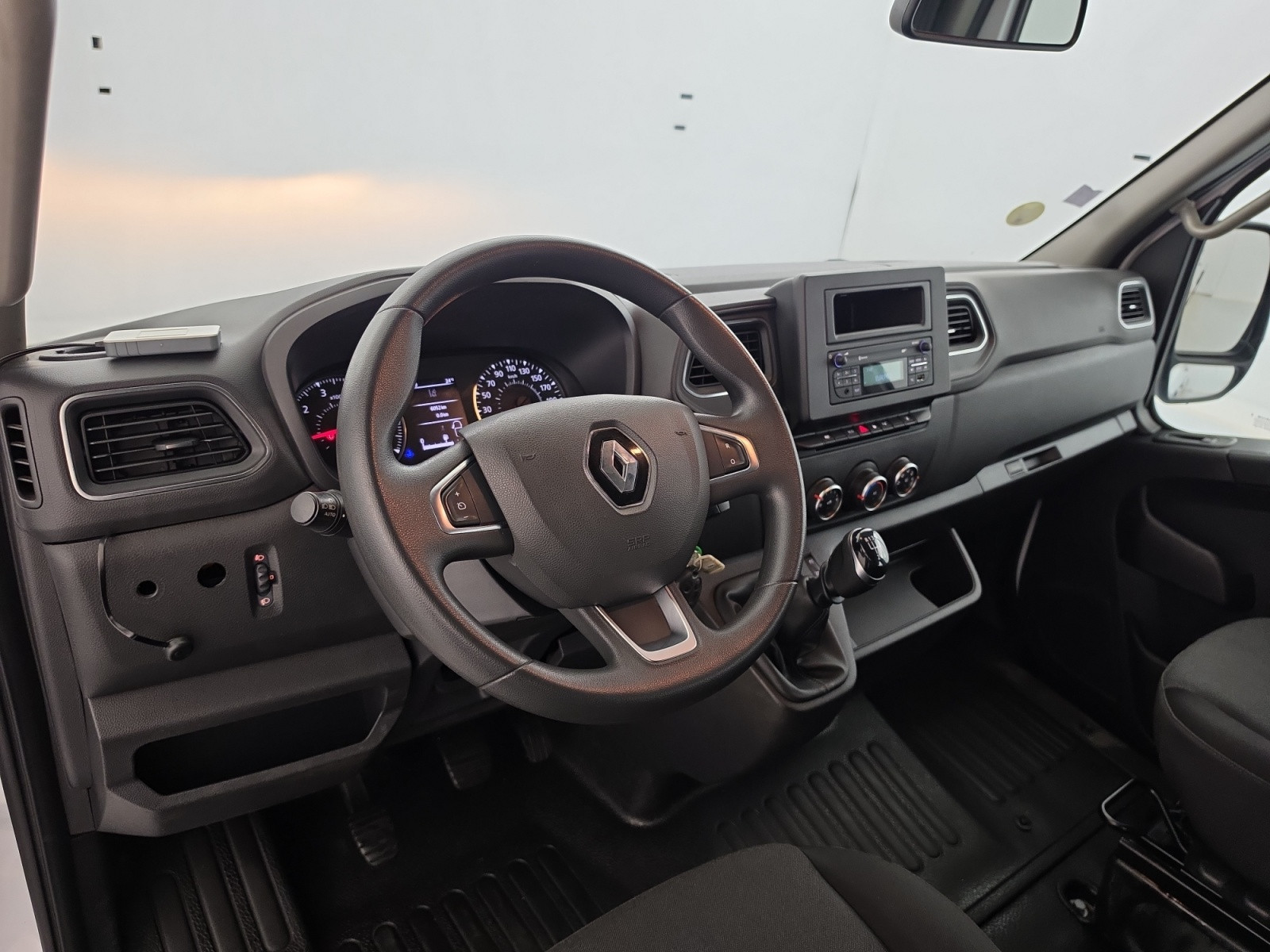 Vente en ligne Renault Master Fourgon MASTER CA TRAC F3500 L3H2 DCI 135 au prix de 26 990 €