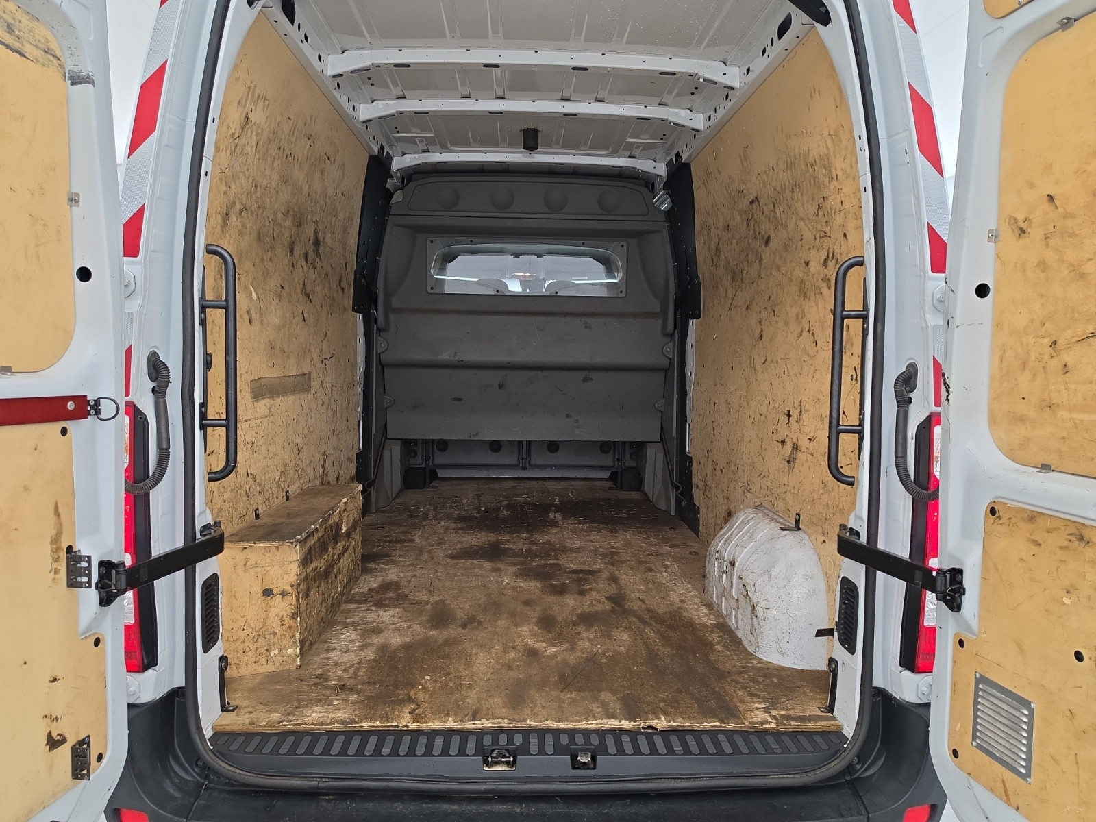 Vente en ligne Renault Master Fourgon MASTER CA TRAC F3500 L3H2 DCI 135 au prix de 26 990 €