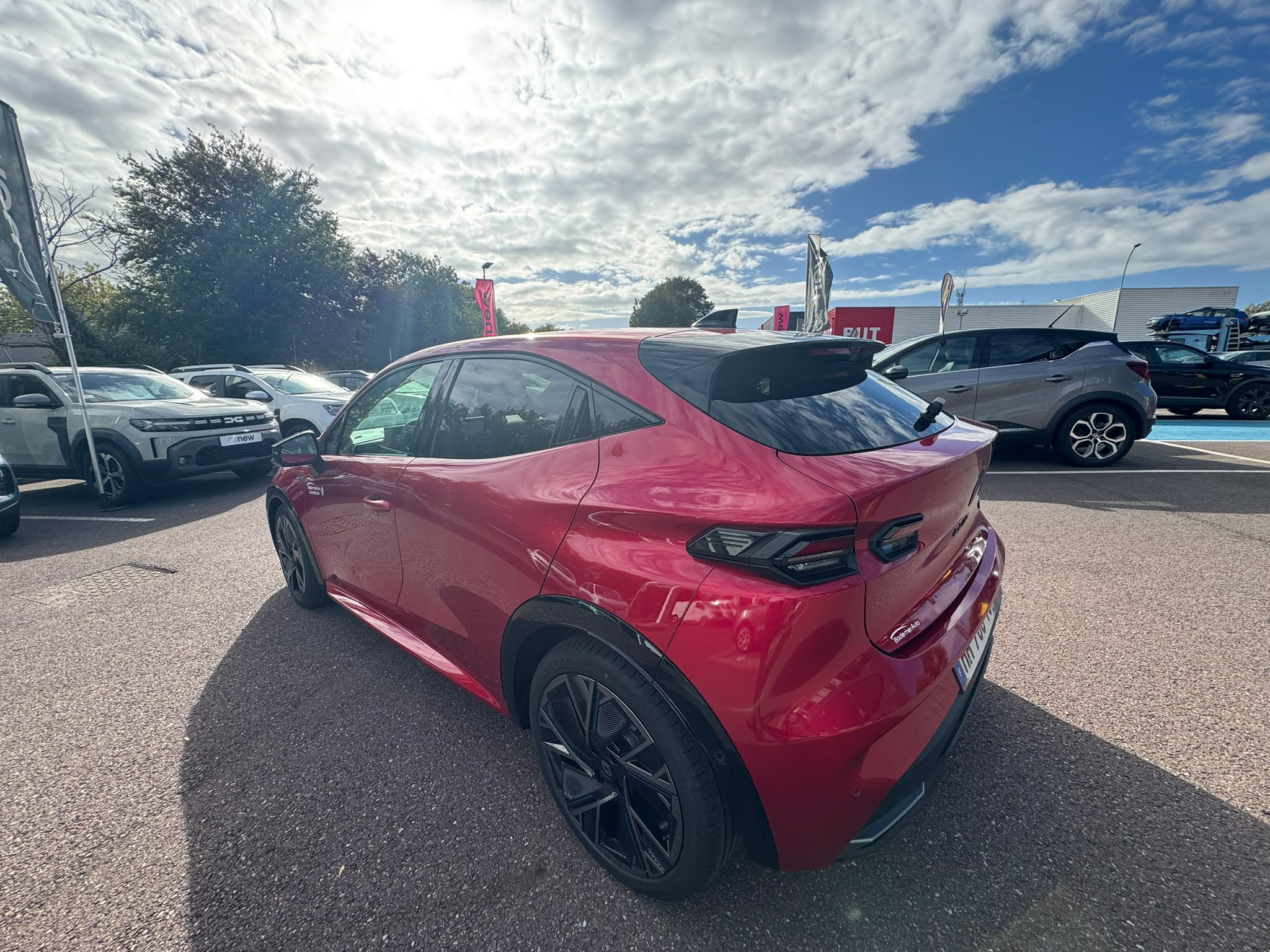 Vente en ligne Renault Clio 6 Clio E-Tech full hybrid 160 ch au prix de 28 490 €