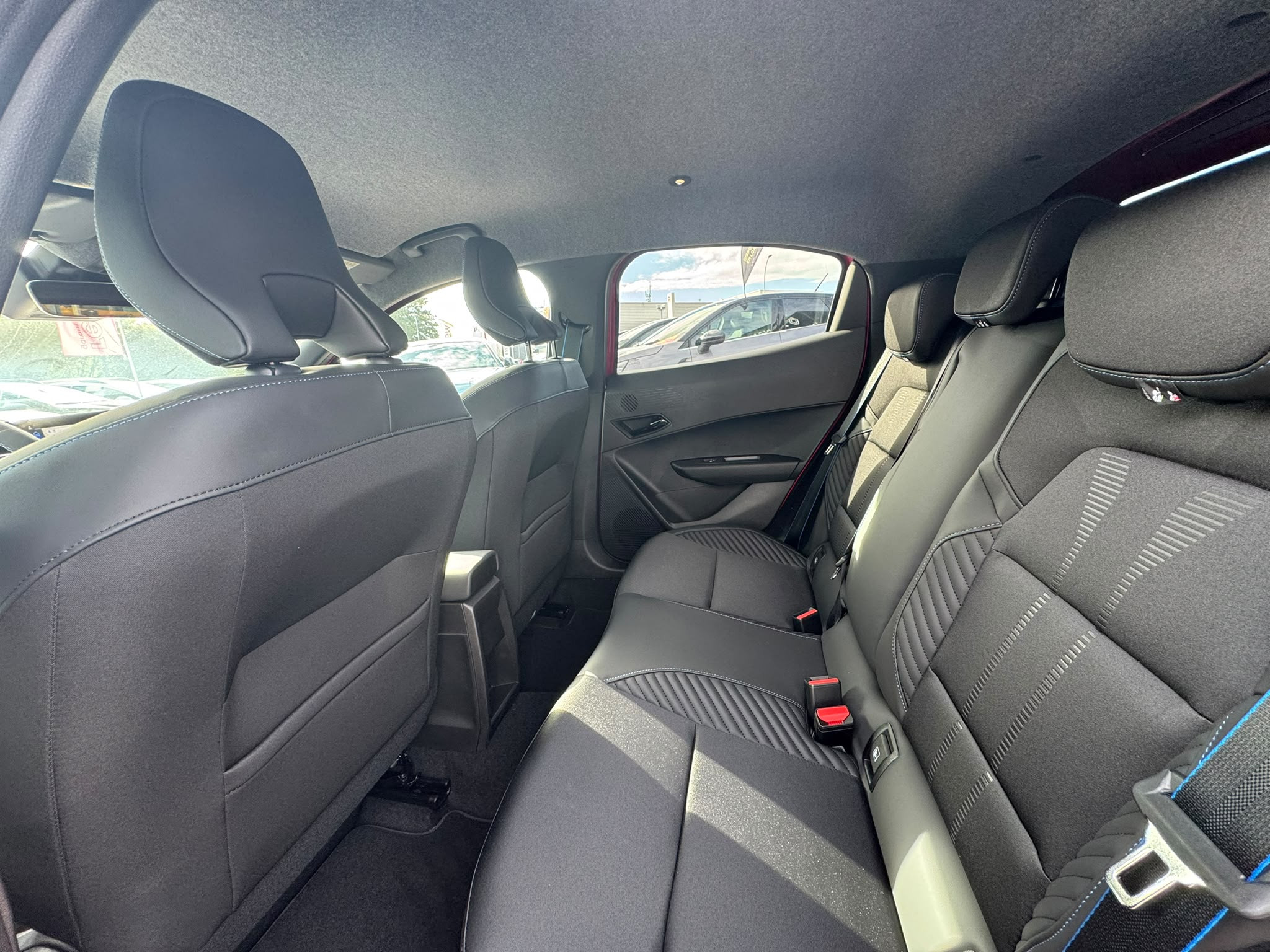 Vente en ligne Renault Clio 6 Clio E-Tech full hybrid 160 ch au prix de 28 490 €