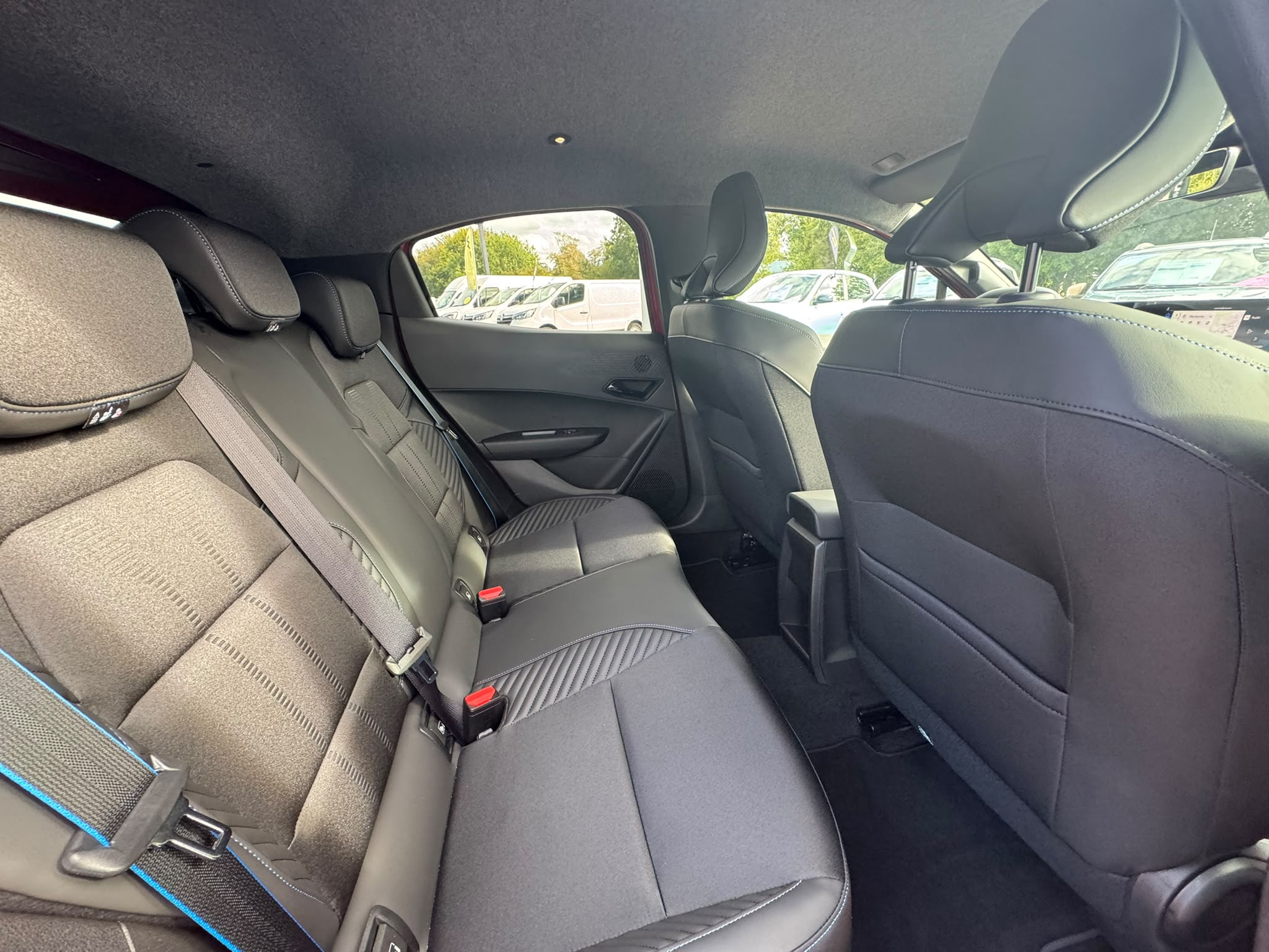 Vente en ligne Renault Clio 6 Clio E-Tech full hybrid 160 ch au prix de 28 490 €