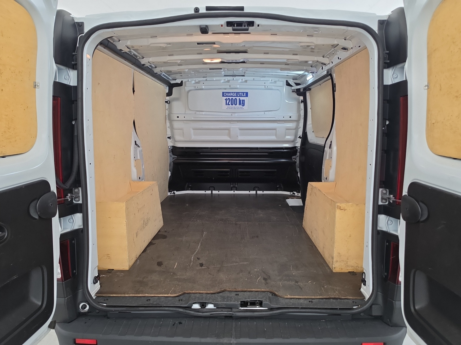Vente en ligne Renault Trafic 3 Fourgon TRAFIC FG BLUE DCI 130 L1H1 3T GSR2 au prix de 22 990 €