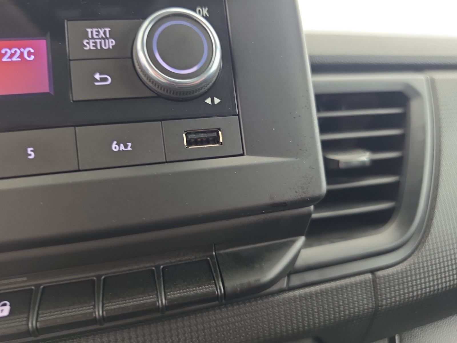 Vente en ligne Renault Trafic 3 Fourgon TRAFIC FG BLUE DCI 130 L1H1 3T GSR2 au prix de 22 990 €