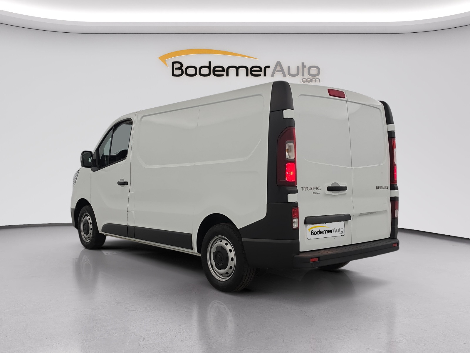 Vente en ligne Renault Trafic 3 Fourgon TRAFIC FG BLUE DCI 130 L1H1 3T GSR2 au prix de 22 990 €