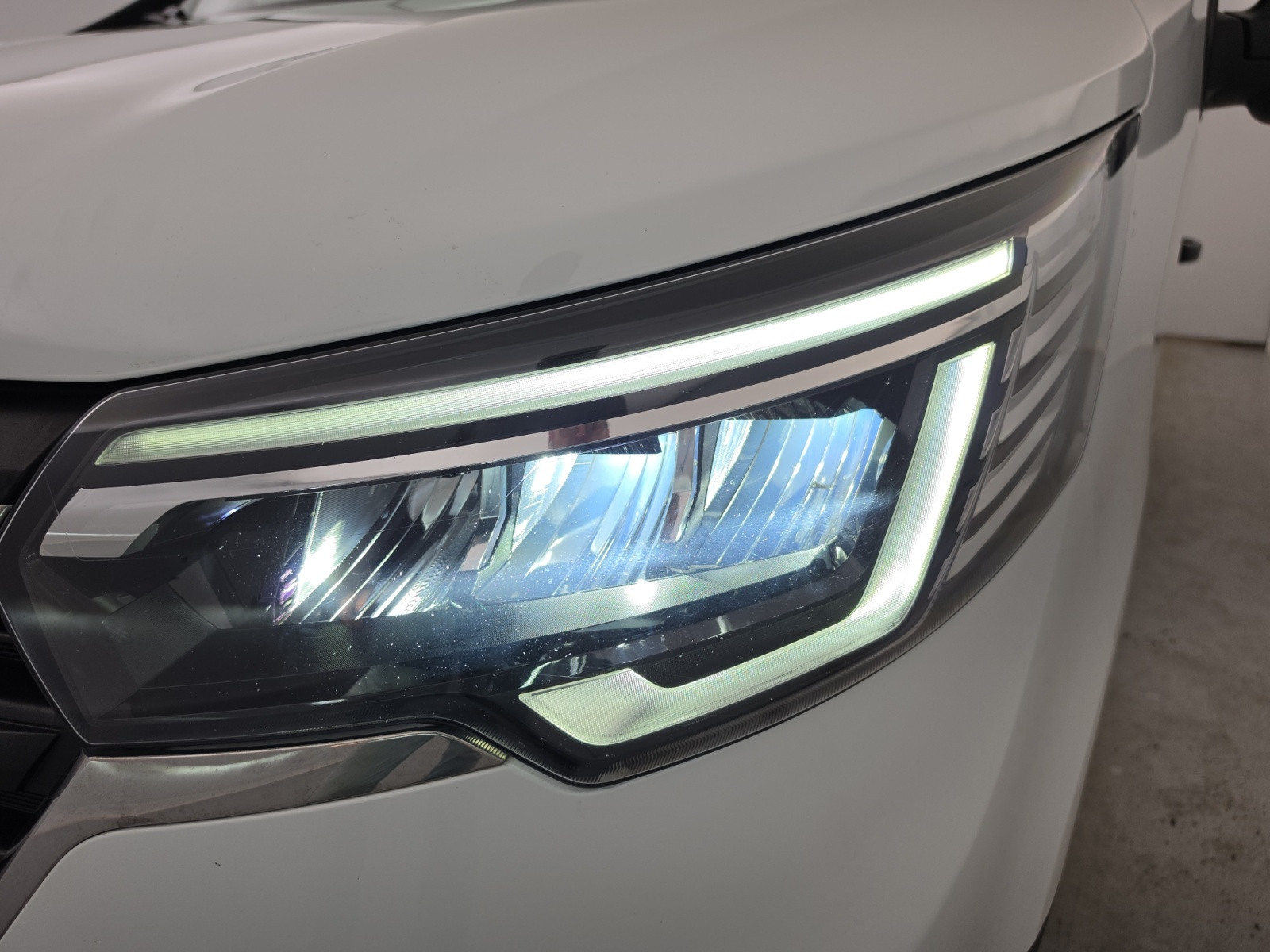 Vente en ligne Renault Trafic 3 Fourgon TRAFIC FG BLUE DCI 130 L1H1 3T GSR2 au prix de 22 990 €
