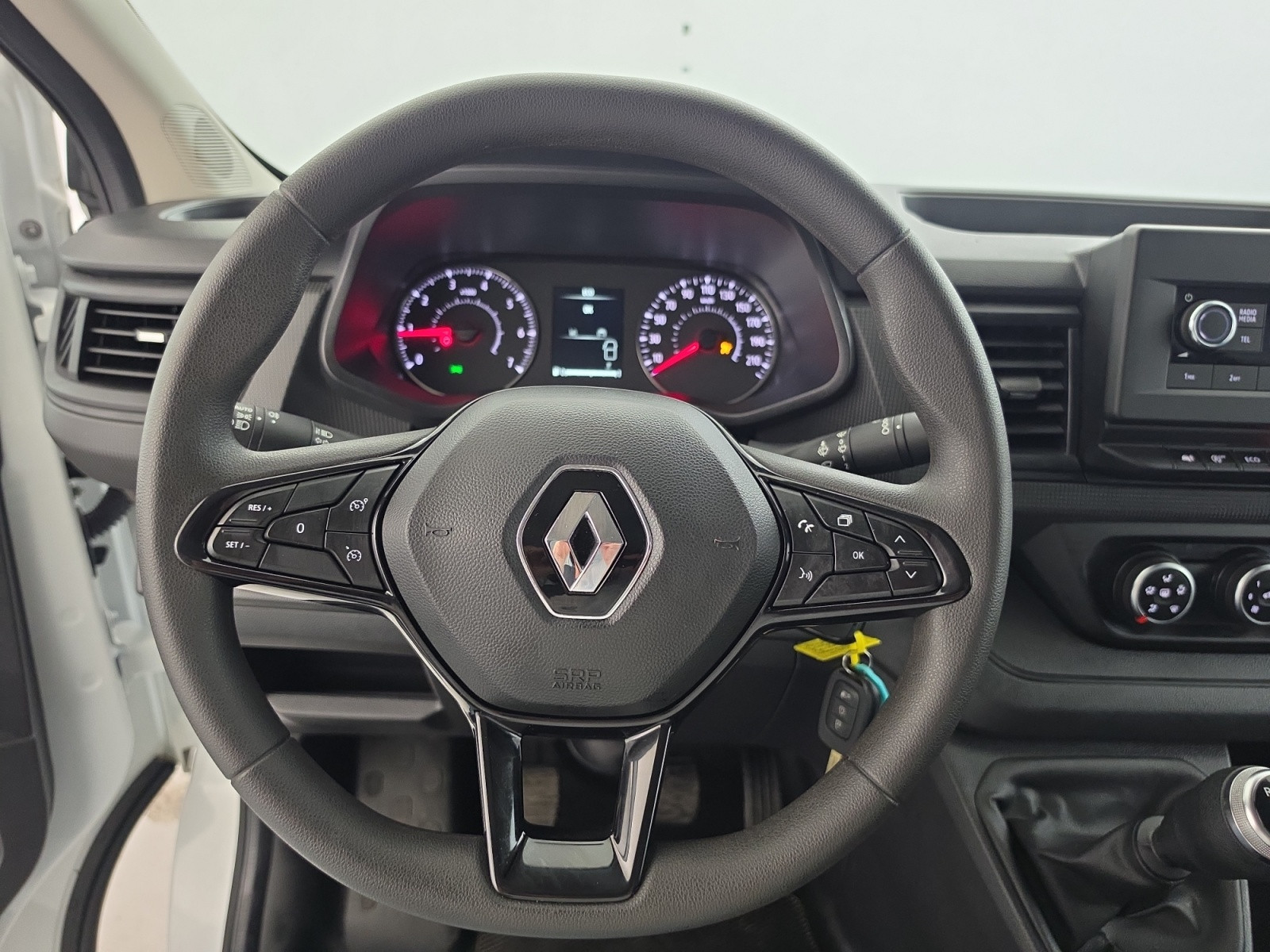 Vente en ligne Renault Trafic 3 Fourgon TRAFIC FG BLUE DCI 130 L1H1 3T GSR2 au prix de 22 990 €