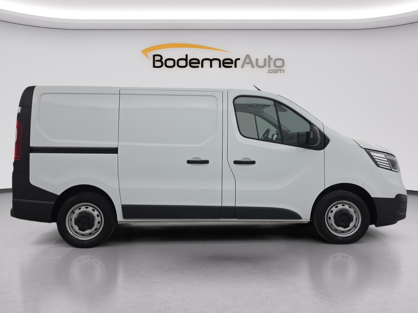 Vente en ligne Renault Trafic 3 Fourgon TRAFIC FG BLUE DCI 130 L1H1 3T GSR2 au prix de 22 990 €