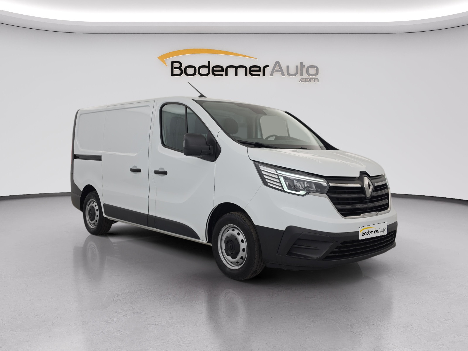 Vente en ligne Renault Trafic 3 Fourgon TRAFIC FG BLUE DCI 130 L1H1 3T GSR2 au prix de 22 990 €