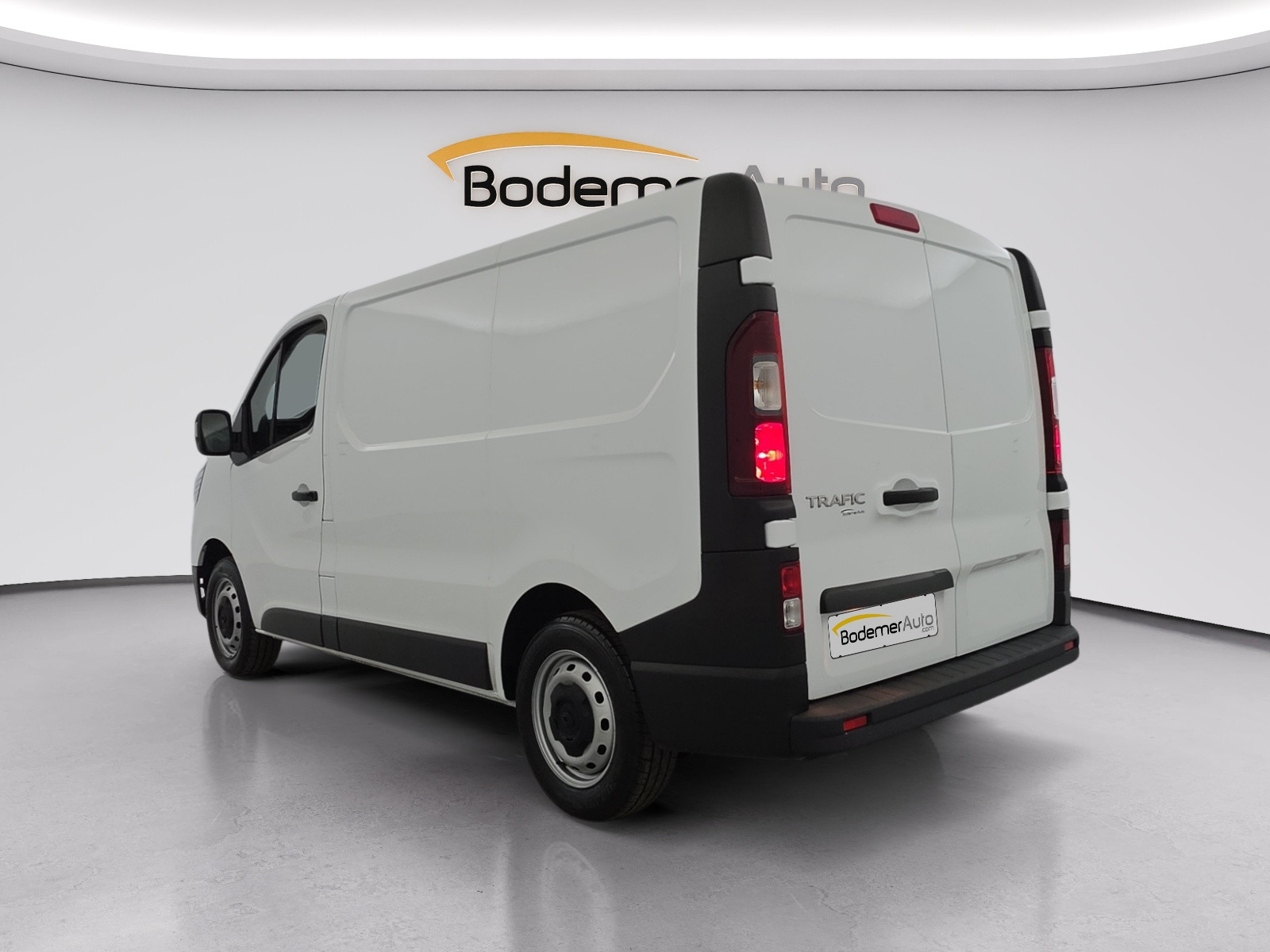 Vente en ligne Renault Trafic 3 Fourgon TRAFIC FG BLUE DCI 130 L1H1 3T GSR2 au prix de 22 990 €