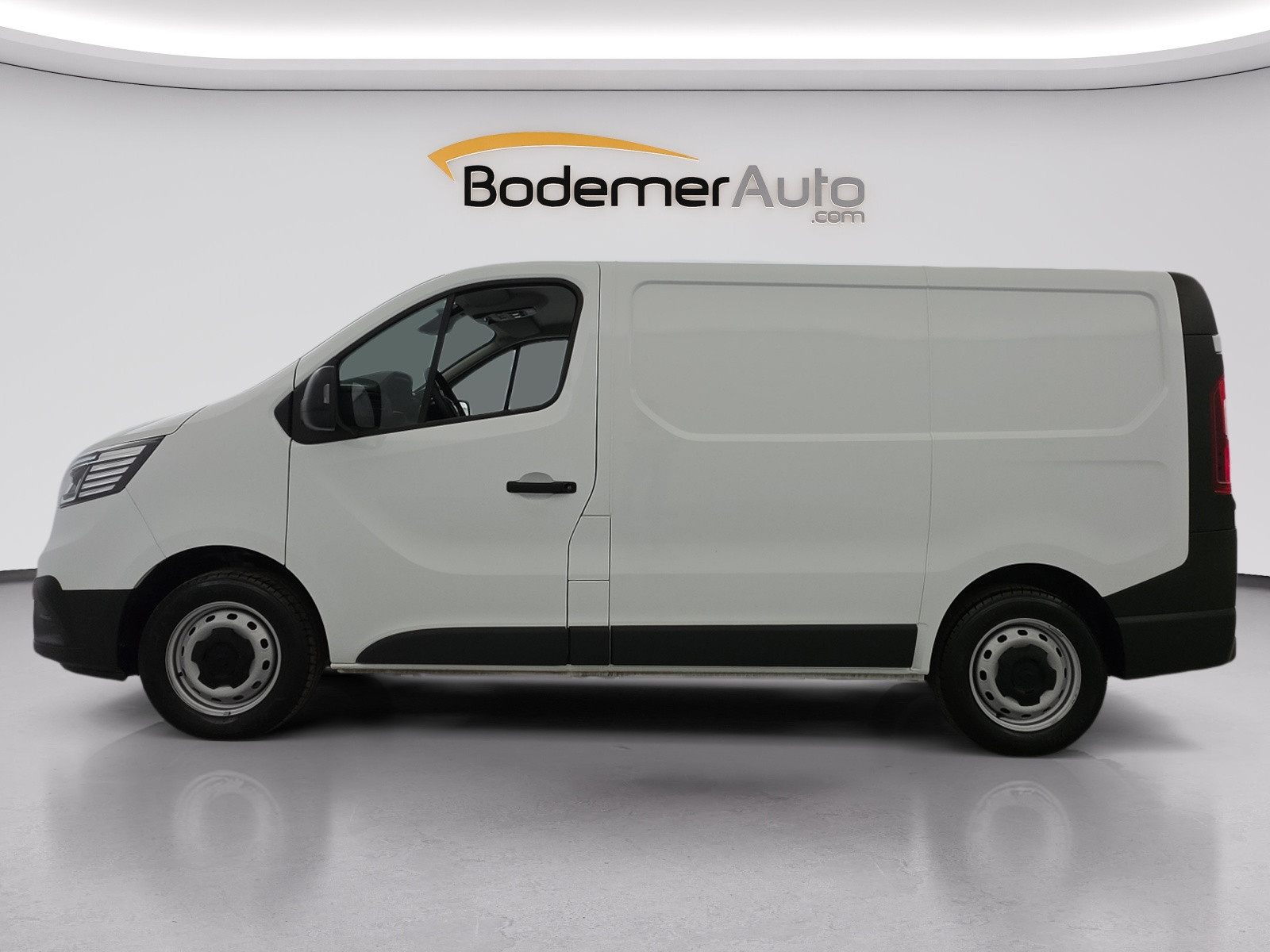 Vente en ligne Renault Trafic 3 Fourgon TRAFIC FG BLUE DCI 130 L1H1 3T GSR2 au prix de 22 990 €