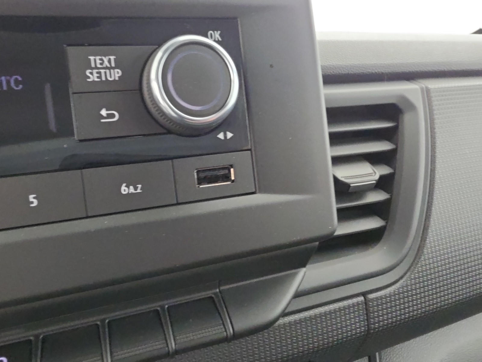 Vente en ligne Renault Trafic 3 Fourgon TRAFIC FG BLUE DCI 130 L1H1 3T GSR2 au prix de 22 990 €
