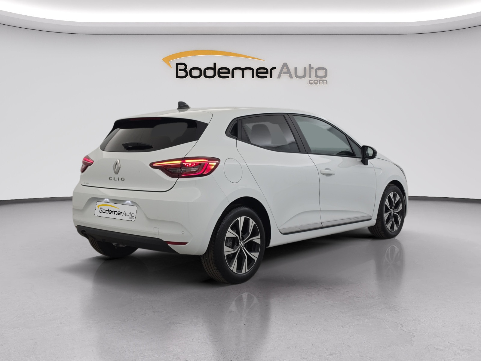 Vente en ligne Renault Clio 5 Clio TCe 100 GPL au prix de 14 990 €