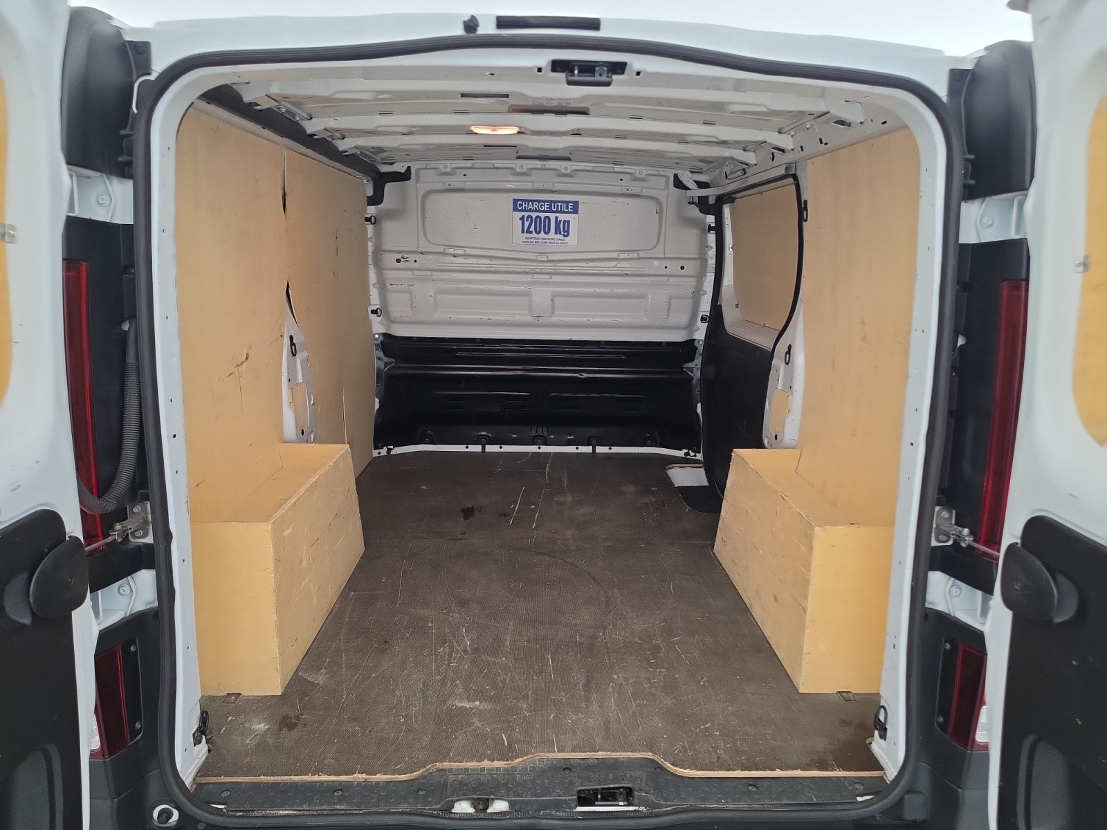 Vente en ligne Renault Trafic 3 Fourgon TRAFIC FG BLUE DCI 130 L1H1 3T GSR2 au prix de 22 990 €