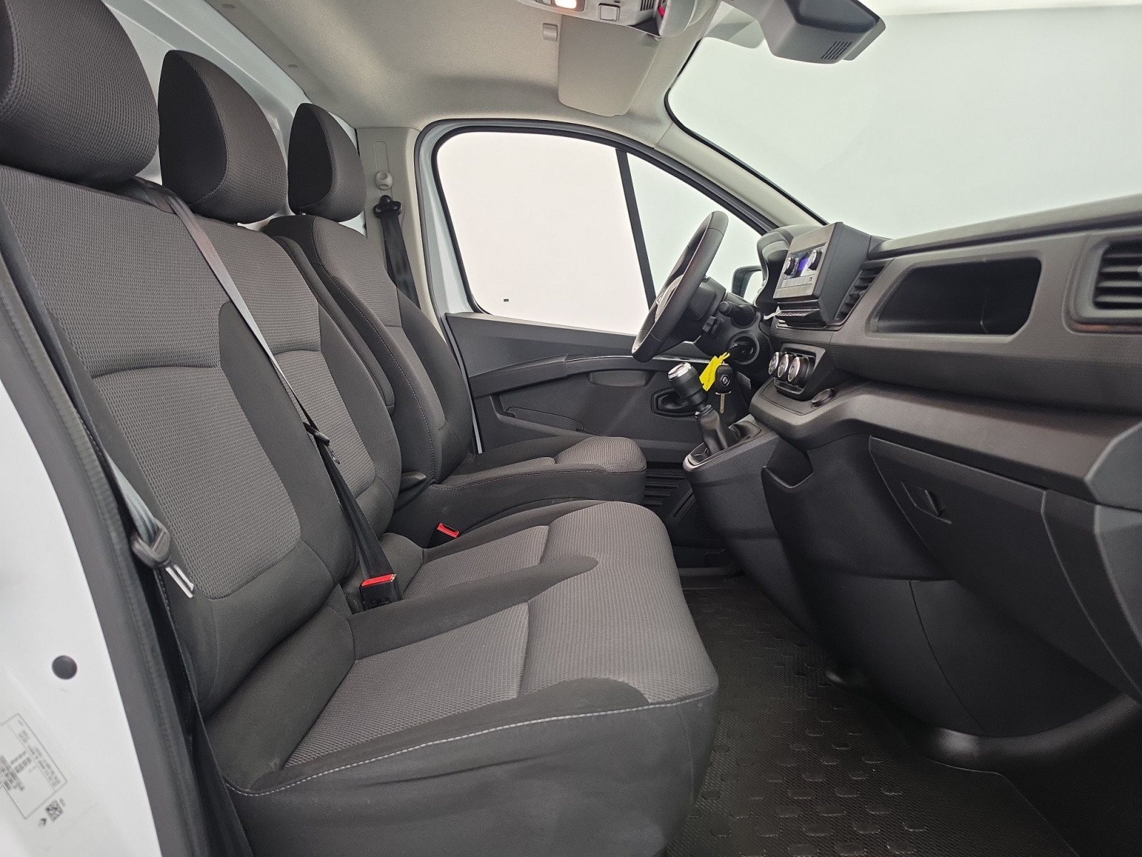 Vente en ligne Renault Trafic 3 Fourgon TRAFIC FG BLUE DCI 130 L1H1 3T GSR2 au prix de 22 990 €