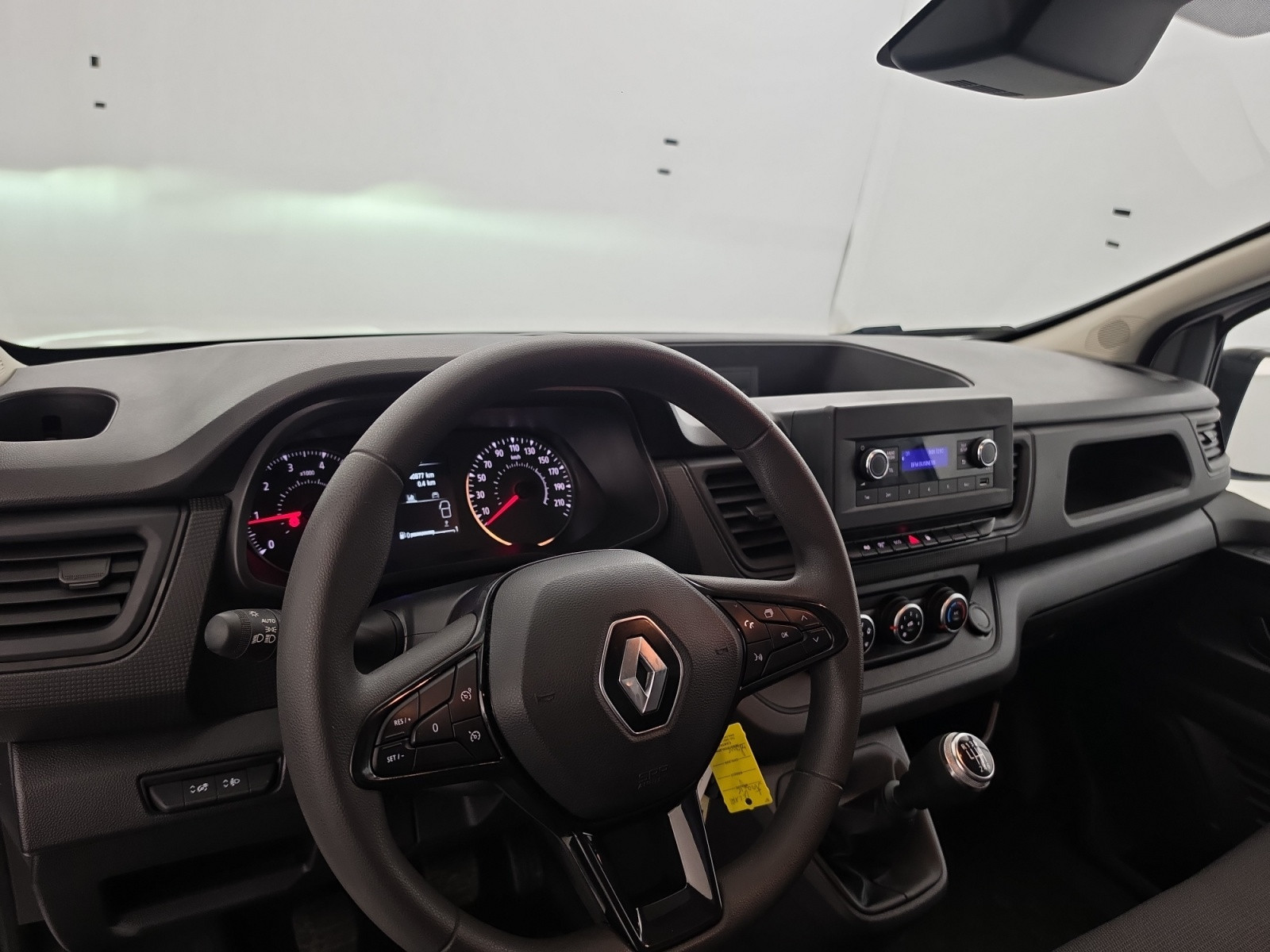 Vente en ligne Renault Trafic 3 Fourgon TRAFIC FG BLUE DCI 130 L1H1 3T GSR2 au prix de 22 990 €