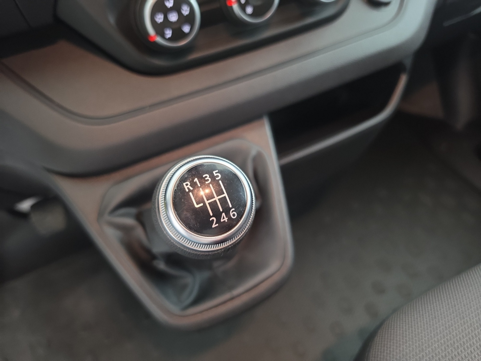Vente en ligne Renault Trafic 3 Fourgon TRAFIC FG BLUE DCI 130 L1H1 3T GSR2 au prix de 22 990 €