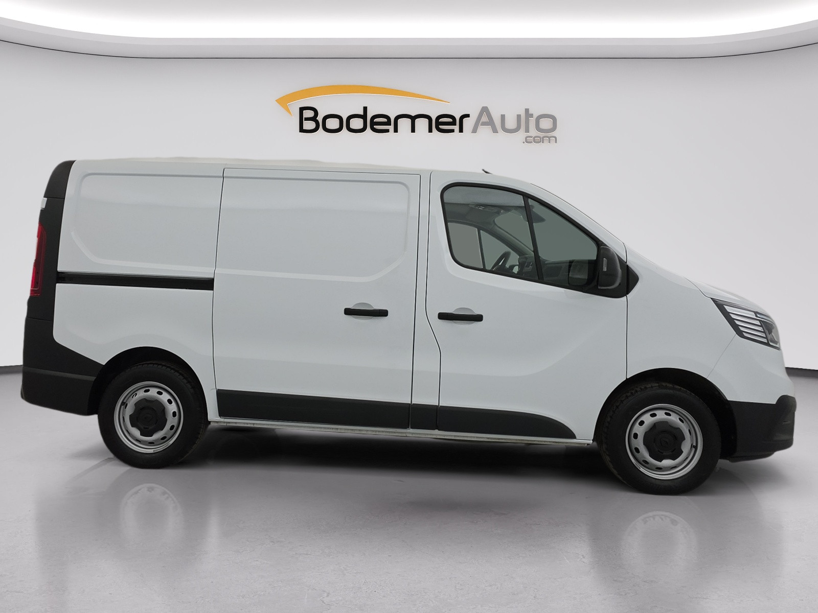 Vente en ligne Renault Trafic 3 Fourgon TRAFIC FG BLUE DCI 130 L1H1 3T GSR2 au prix de 22 990 €