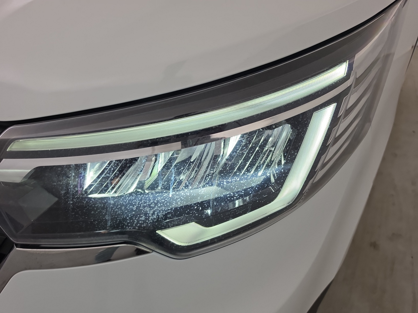 Vente en ligne Renault Trafic 3 Fourgon TRAFIC FG BLUE DCI 130 L1H1 3T GSR2 au prix de 22 990 €