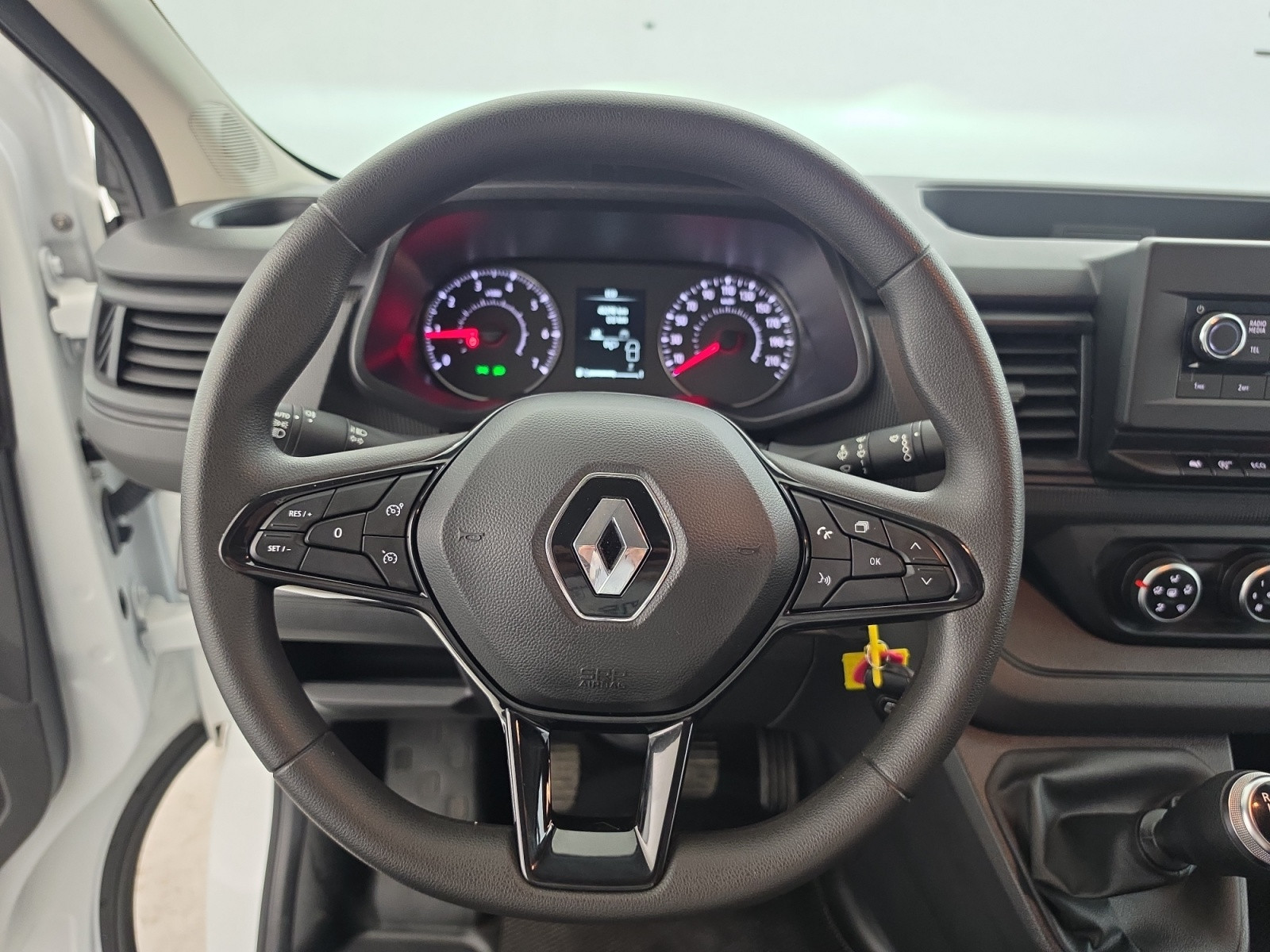 Vente en ligne Renault Trafic 3 Fourgon TRAFIC FG BLUE DCI 130 L1H1 3T GSR2 au prix de 22 990 €