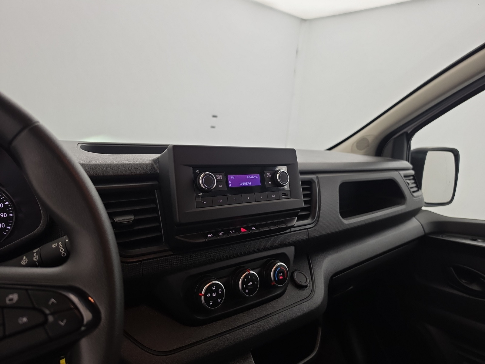 Vente en ligne Renault Trafic 3 Fourgon TRAFIC FG BLUE DCI 130 L1H1 3T GSR2 au prix de 22 990 €