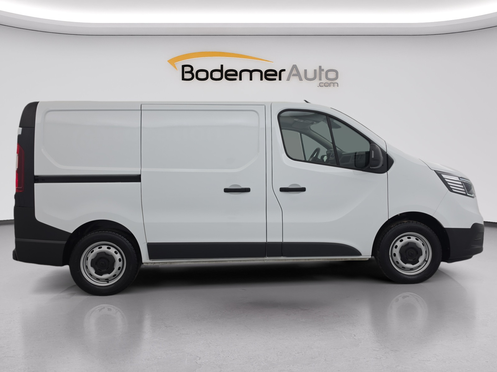 Vente en ligne Renault Trafic 3 Fourgon TRAFIC FG BLUE DCI 130 L1H1 3T GSR2 au prix de 22 990 €