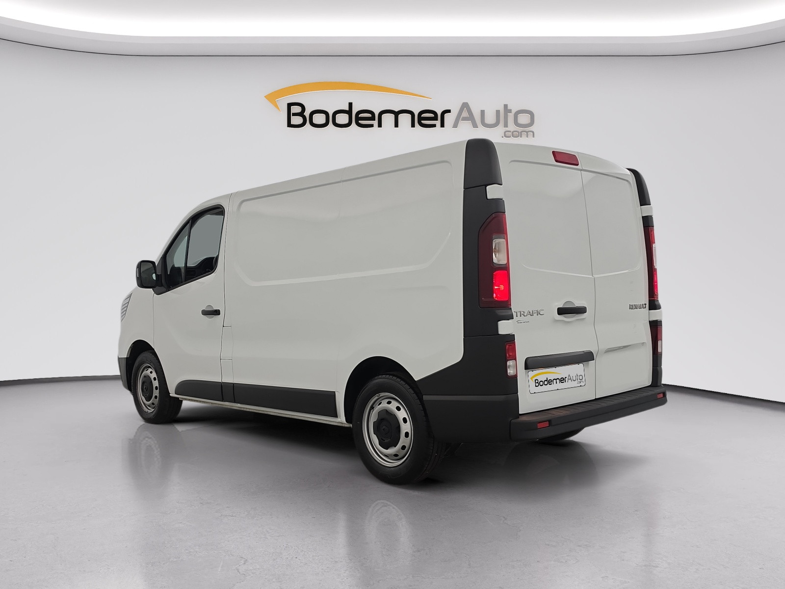 Vente en ligne Renault Trafic 3 Fourgon TRAFIC FG BLUE DCI 130 L1H1 3T GSR2 au prix de 22 990 €
