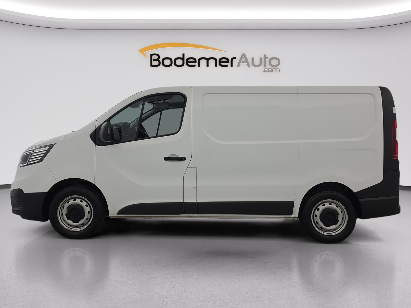 Vente en ligne Renault Trafic 3 Fourgon TRAFIC FG BLUE DCI 130 L1H1 3T GSR2 au prix de 22 990 €