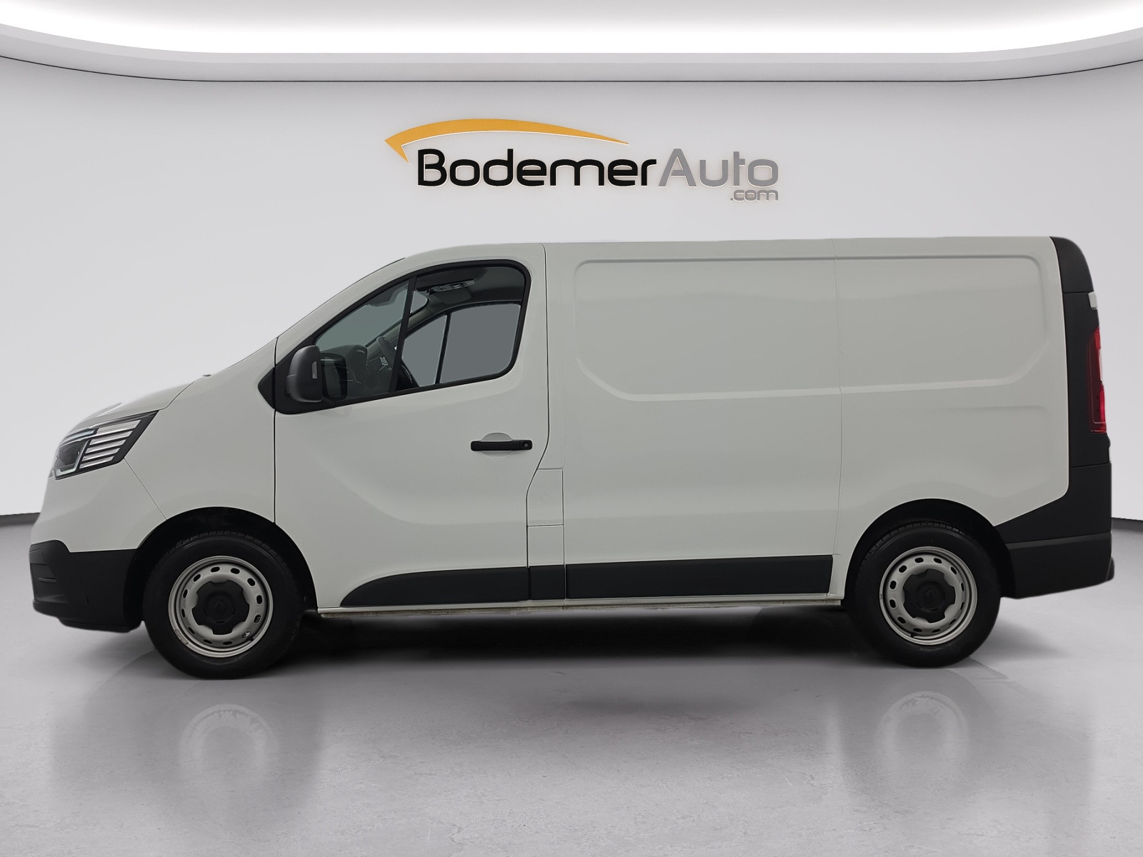 Vente en ligne Renault Trafic 3 Fourgon TRAFIC FG BLUE DCI 130 L1H1 3T GSR2 au prix de 22 990 €