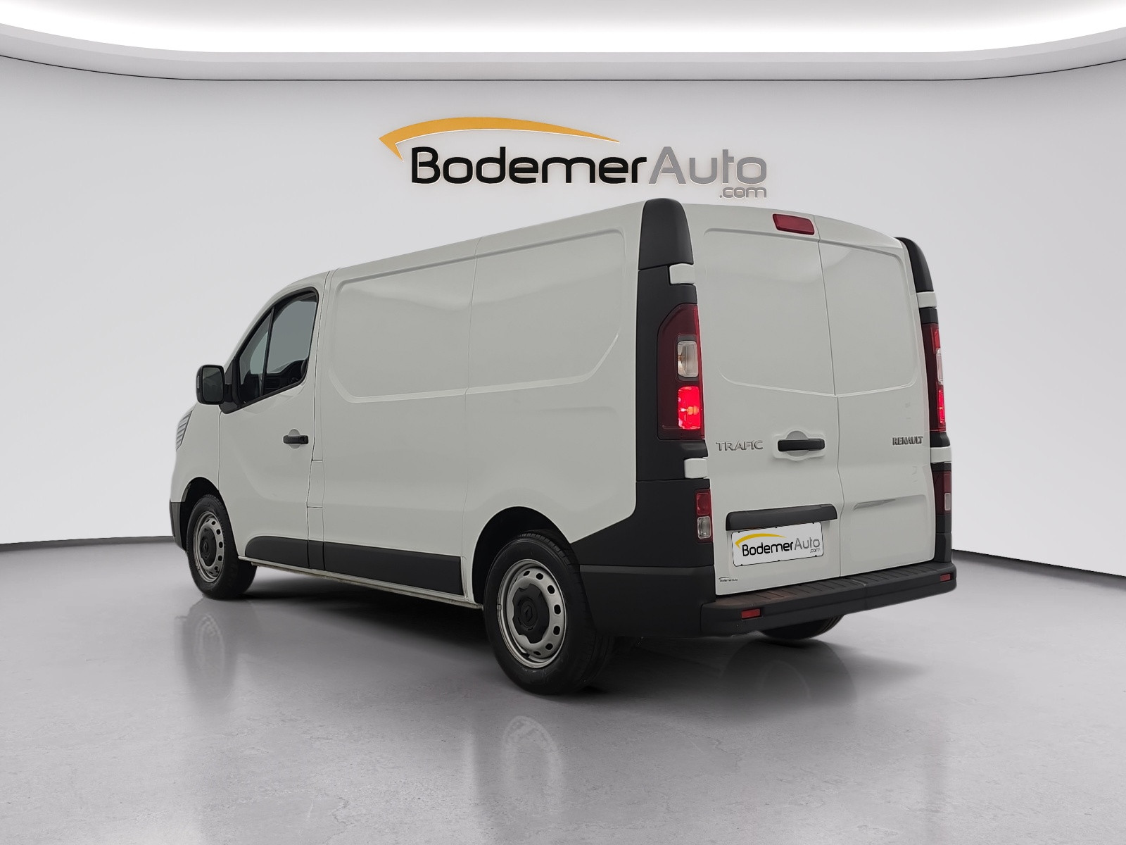 Vente en ligne Renault Trafic 3 Fourgon TRAFIC FG BLUE DCI 130 L1H1 3T GSR2 au prix de 22 990 €